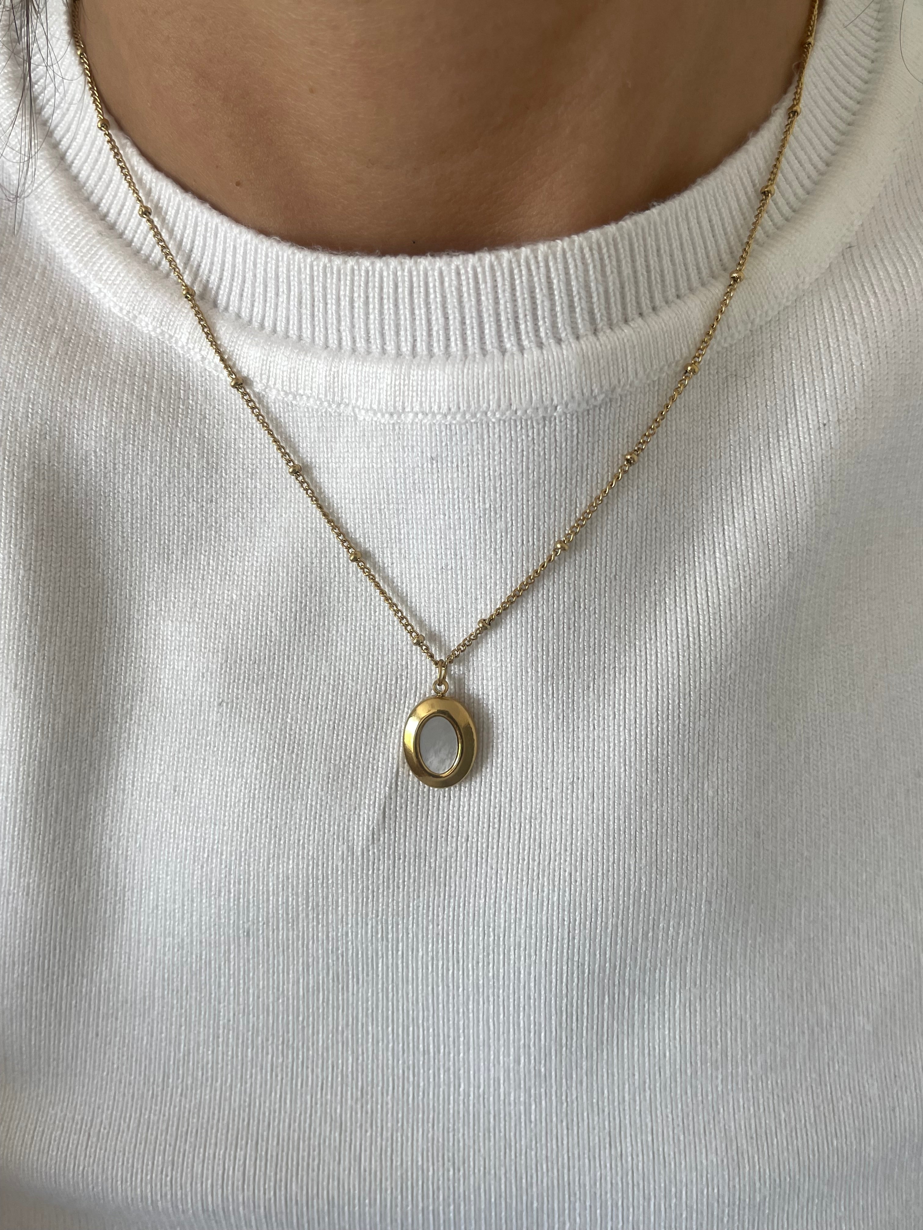 Çelik sedefli oval taş kolye