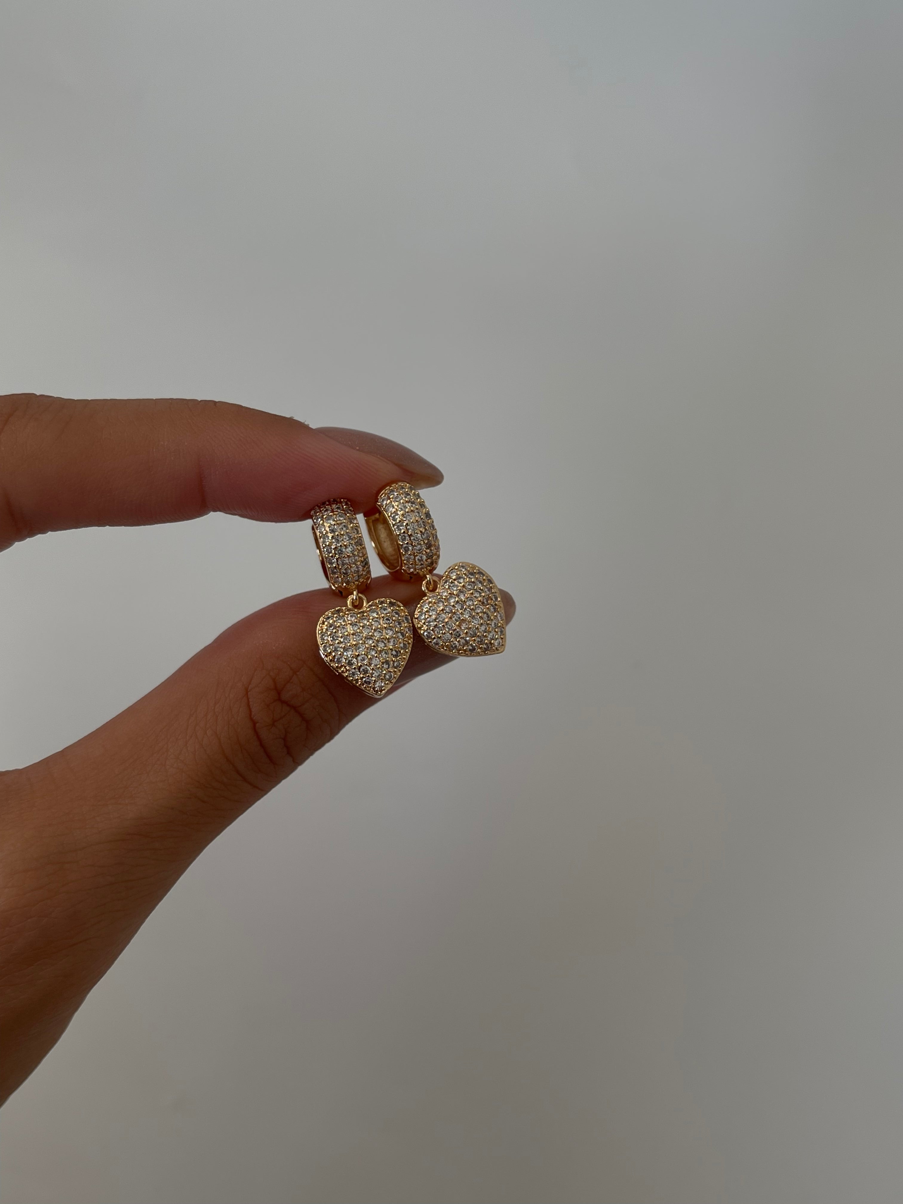 Full zirkon taşlı kalp küpe