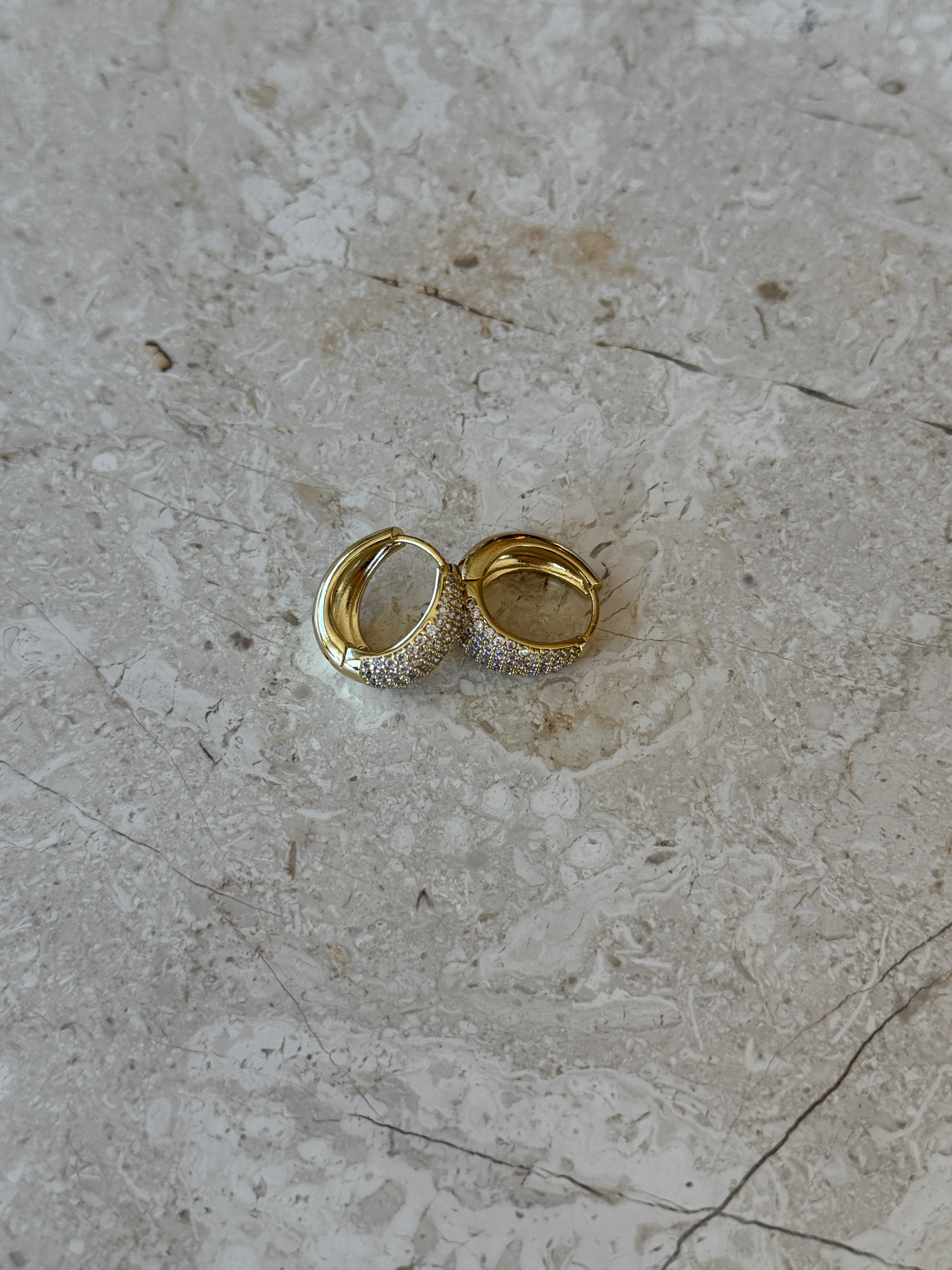 Xuping taşlı bombe halka küpe