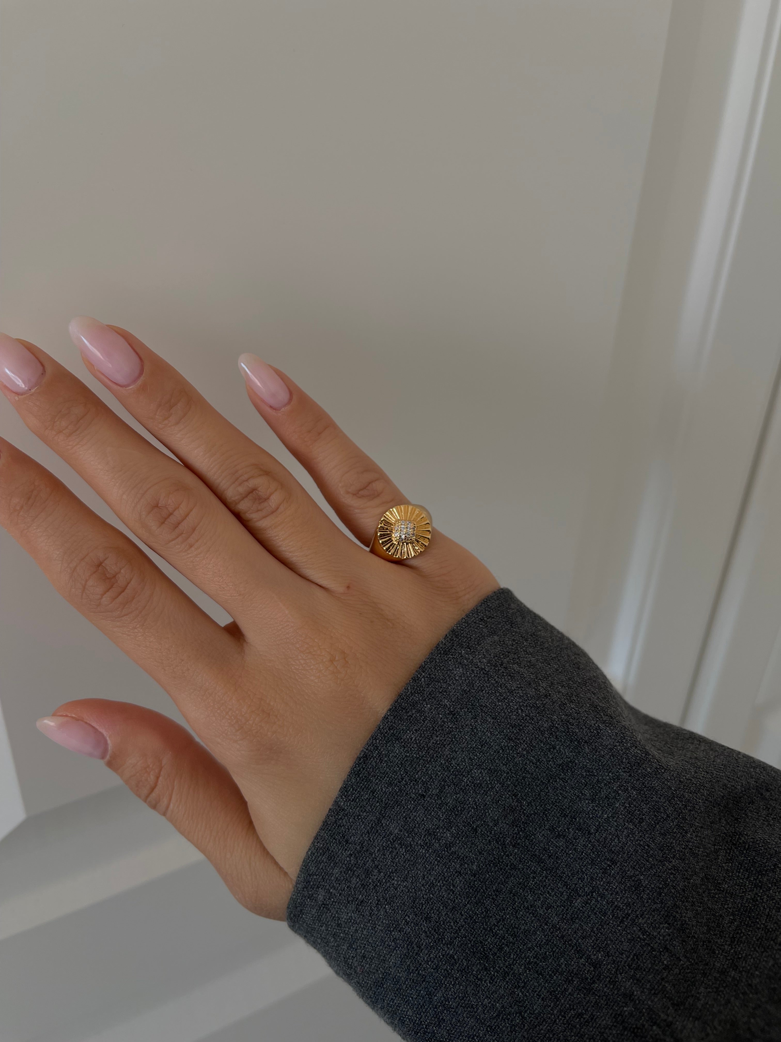 Şövalye serçe parmak yüzüğü