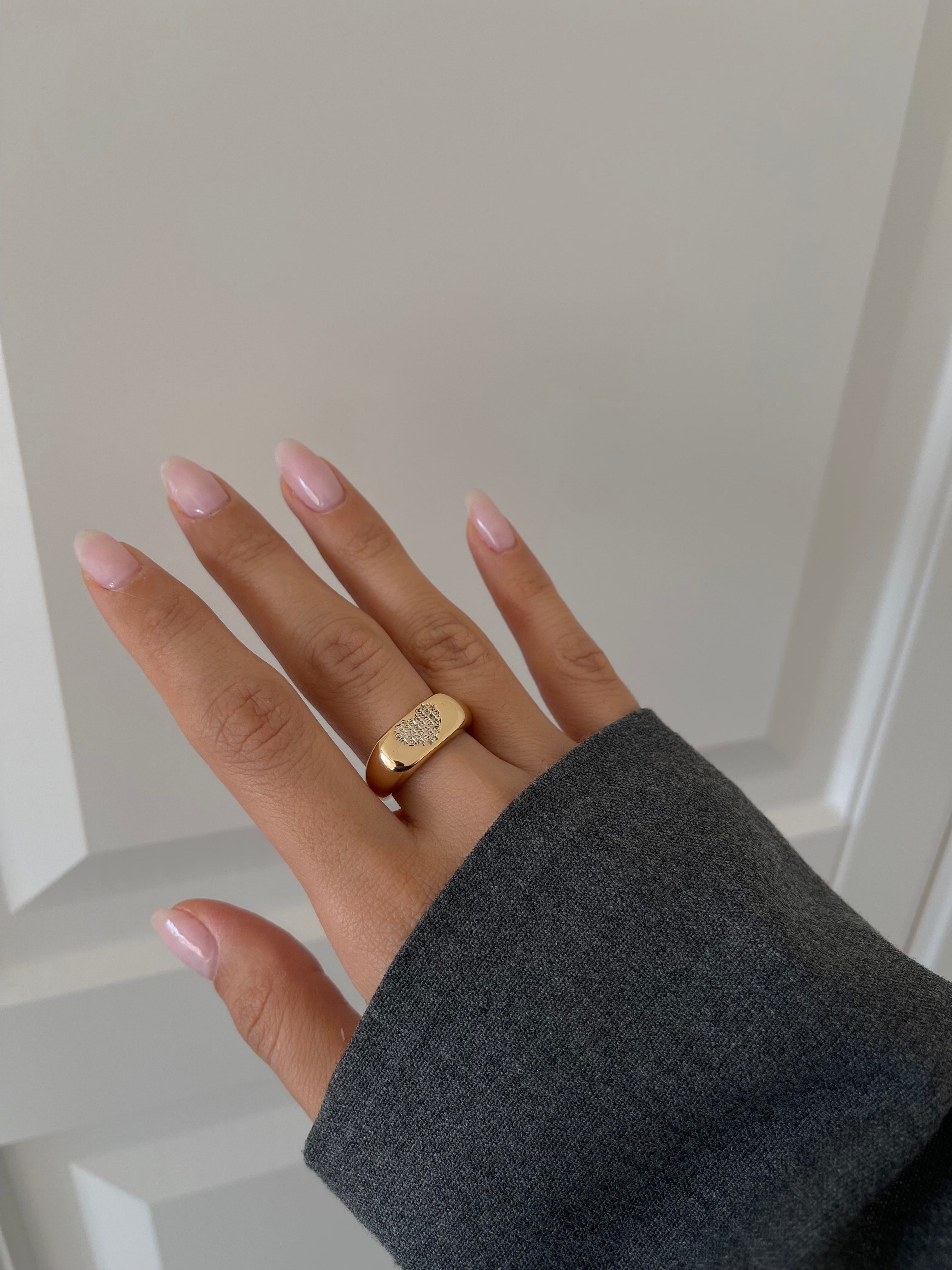 Taşlı kalp detay yüzük