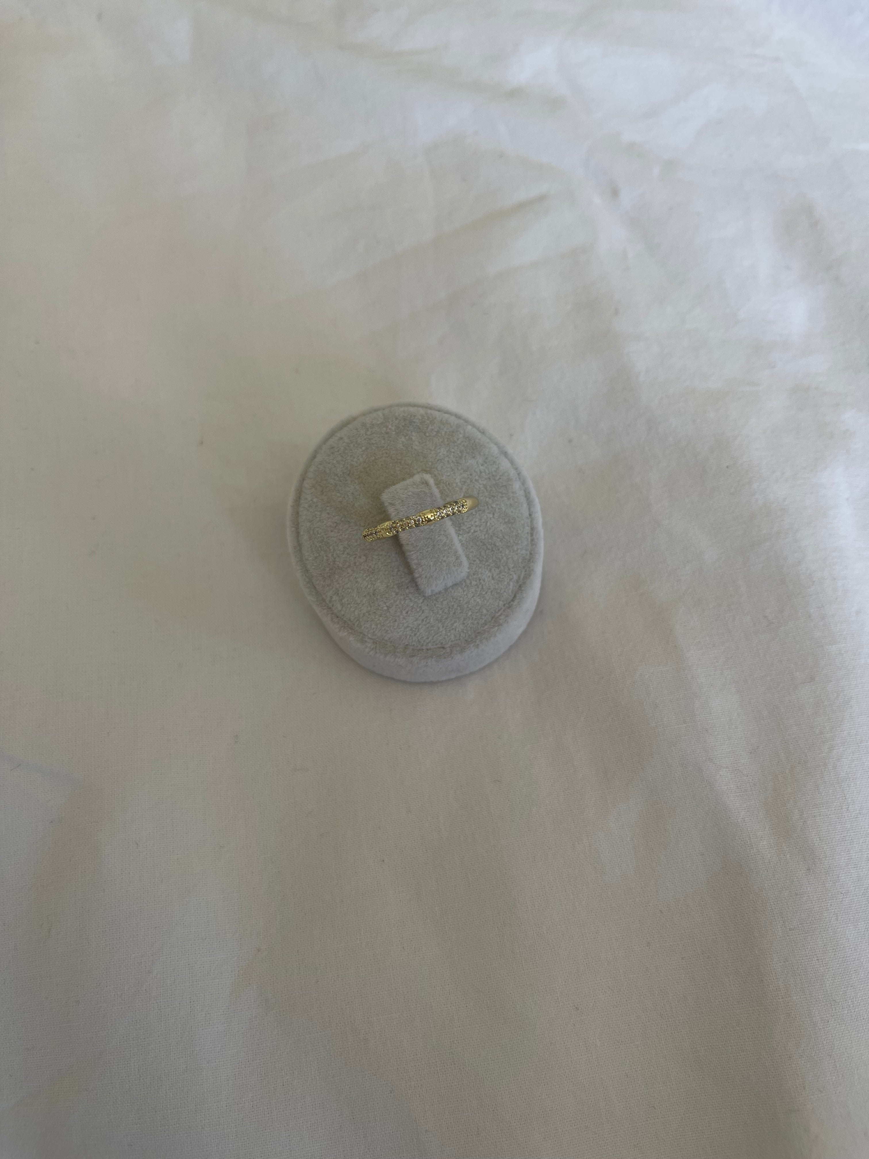 Taşlı ince yüzük