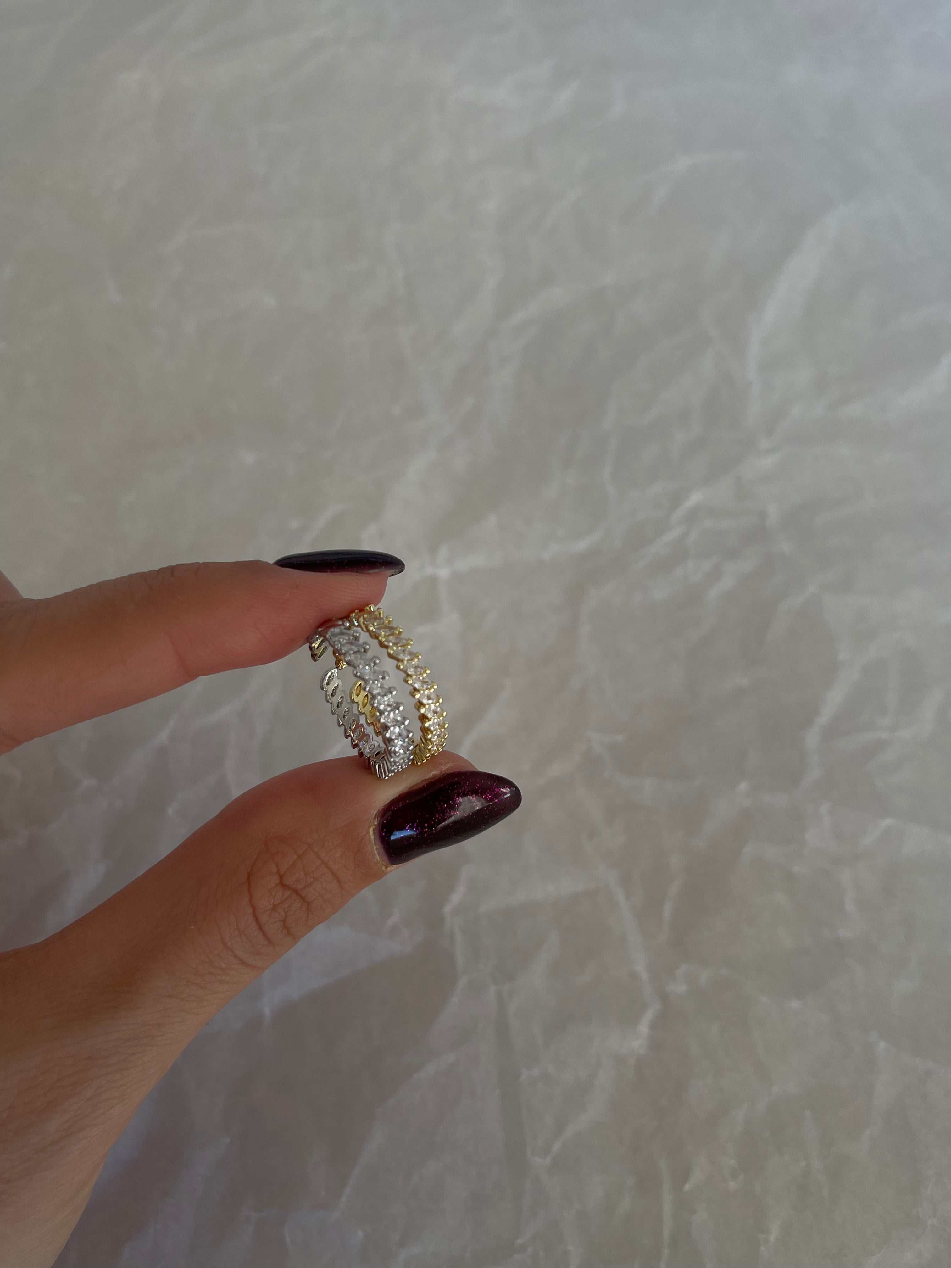 Minimal yatay taş yüzük