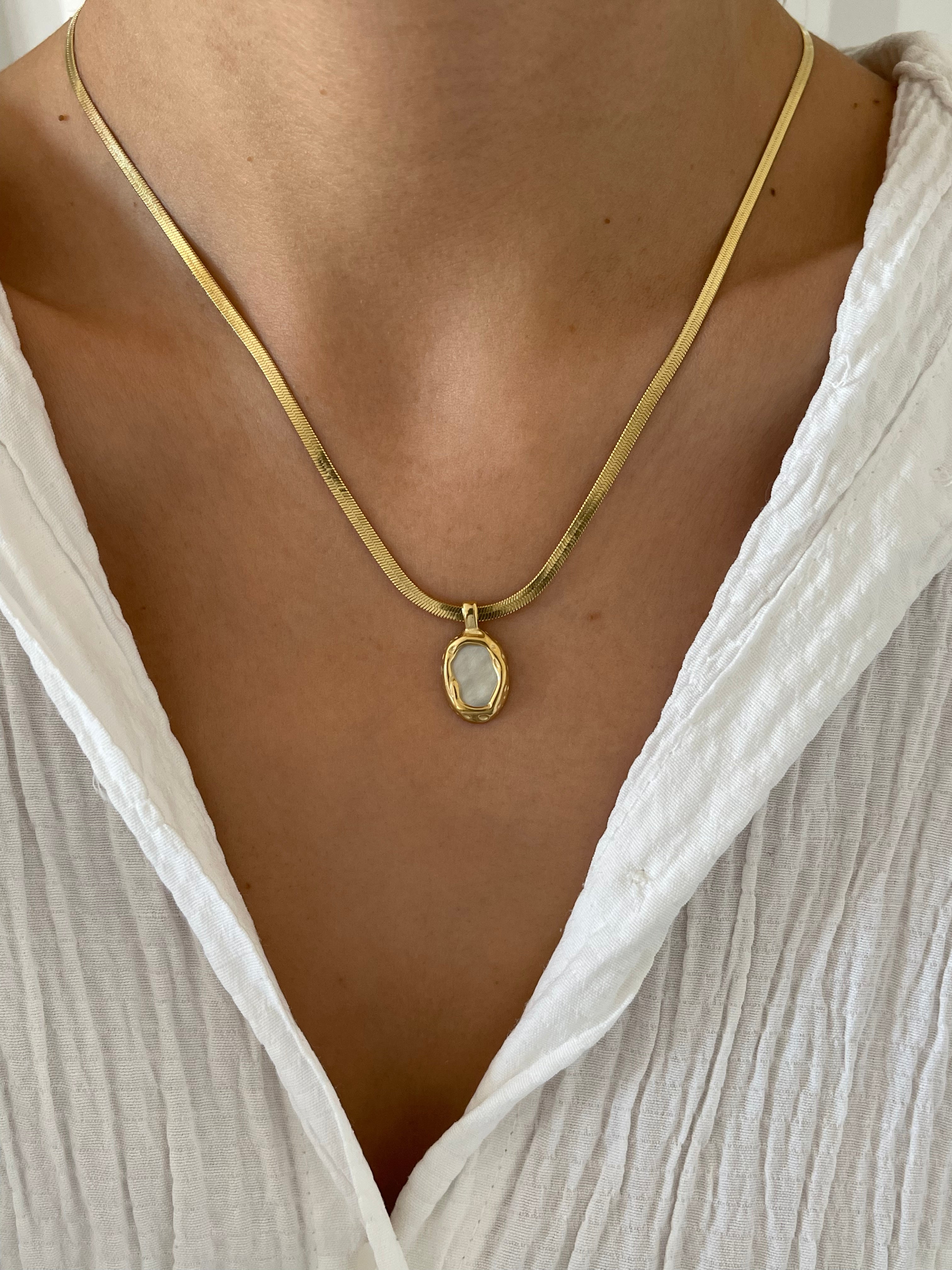 Çelik vintage oval kolye