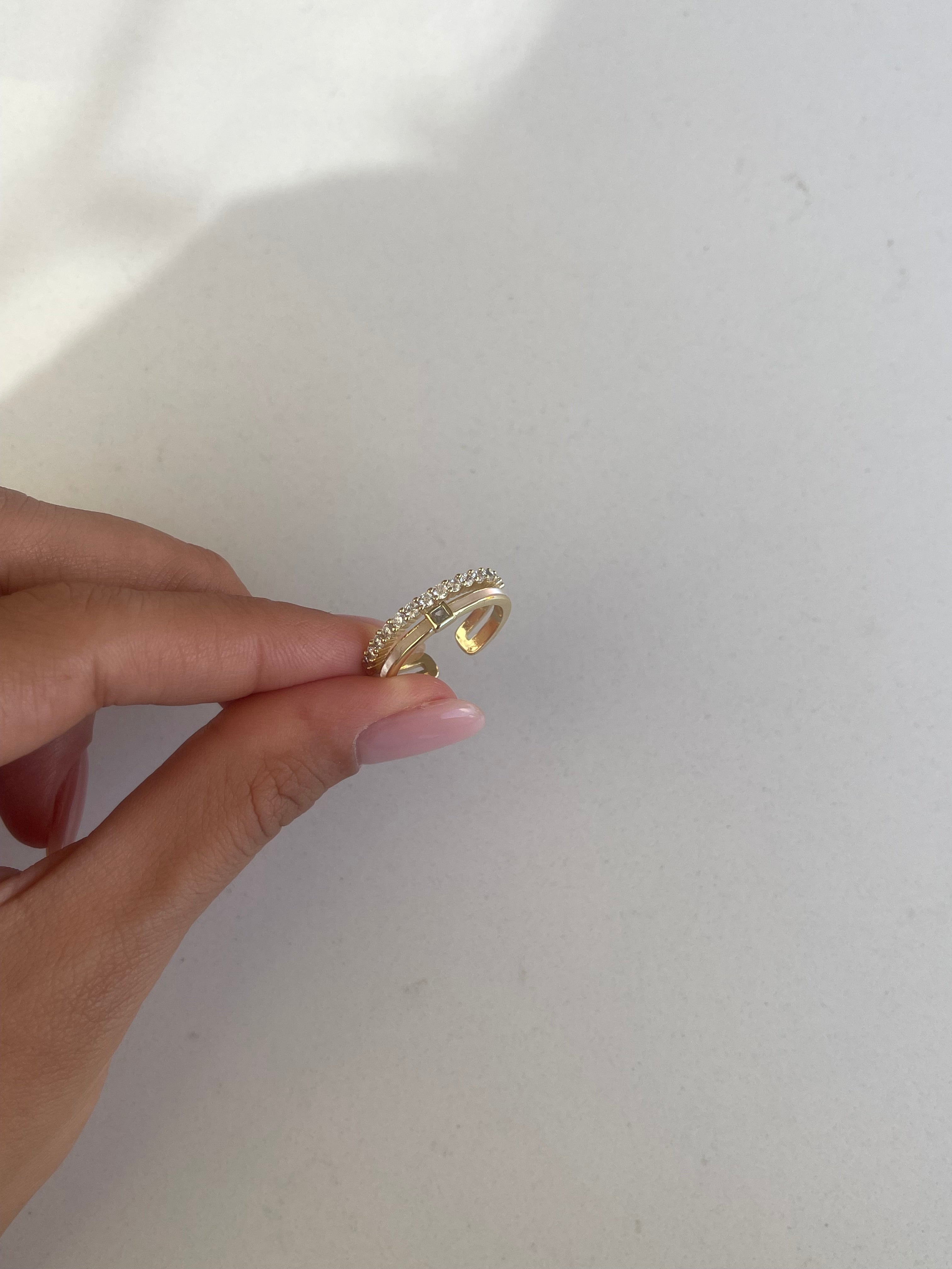 Çift sıra taş yüzük