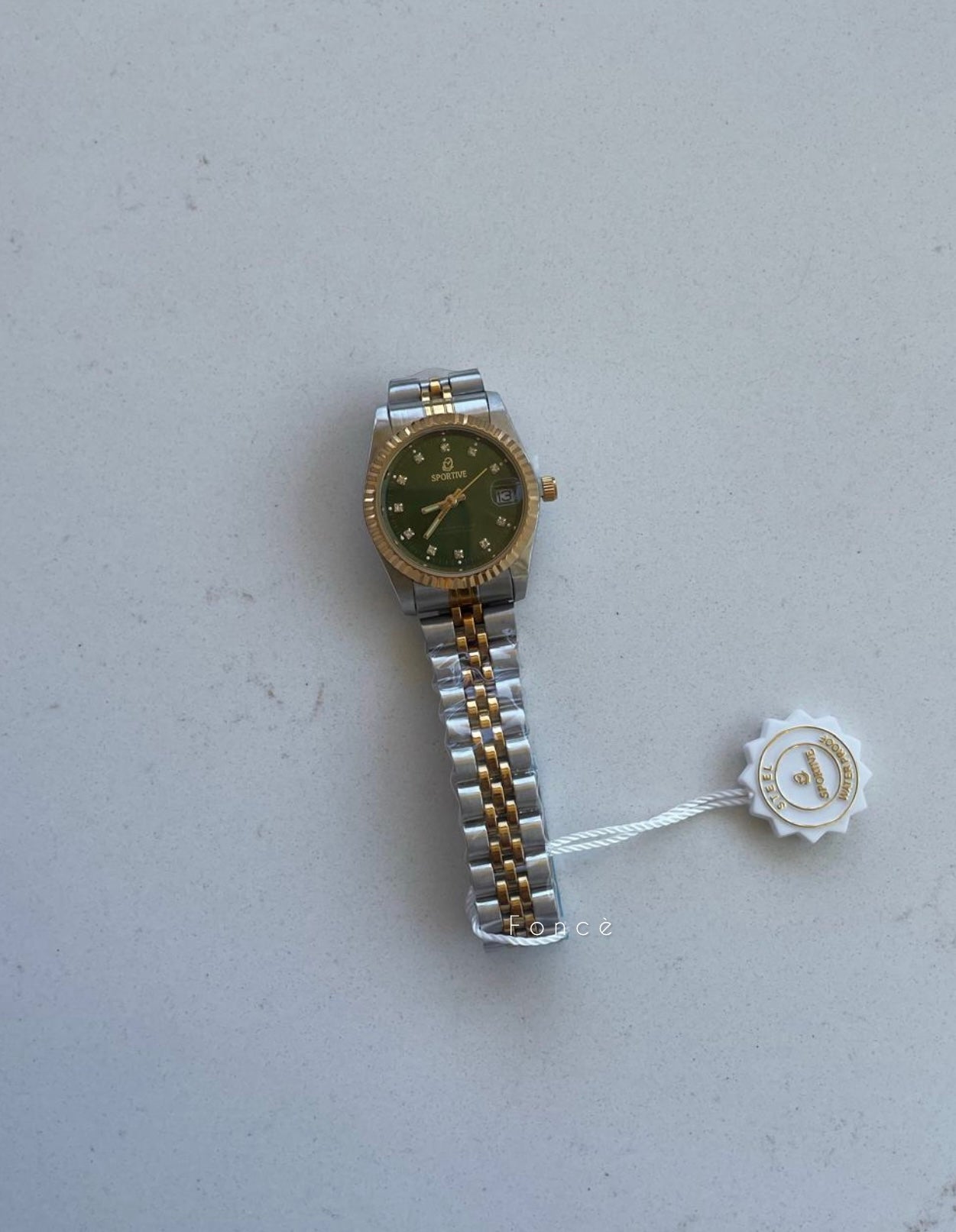Marka model yeşil taşlı saat