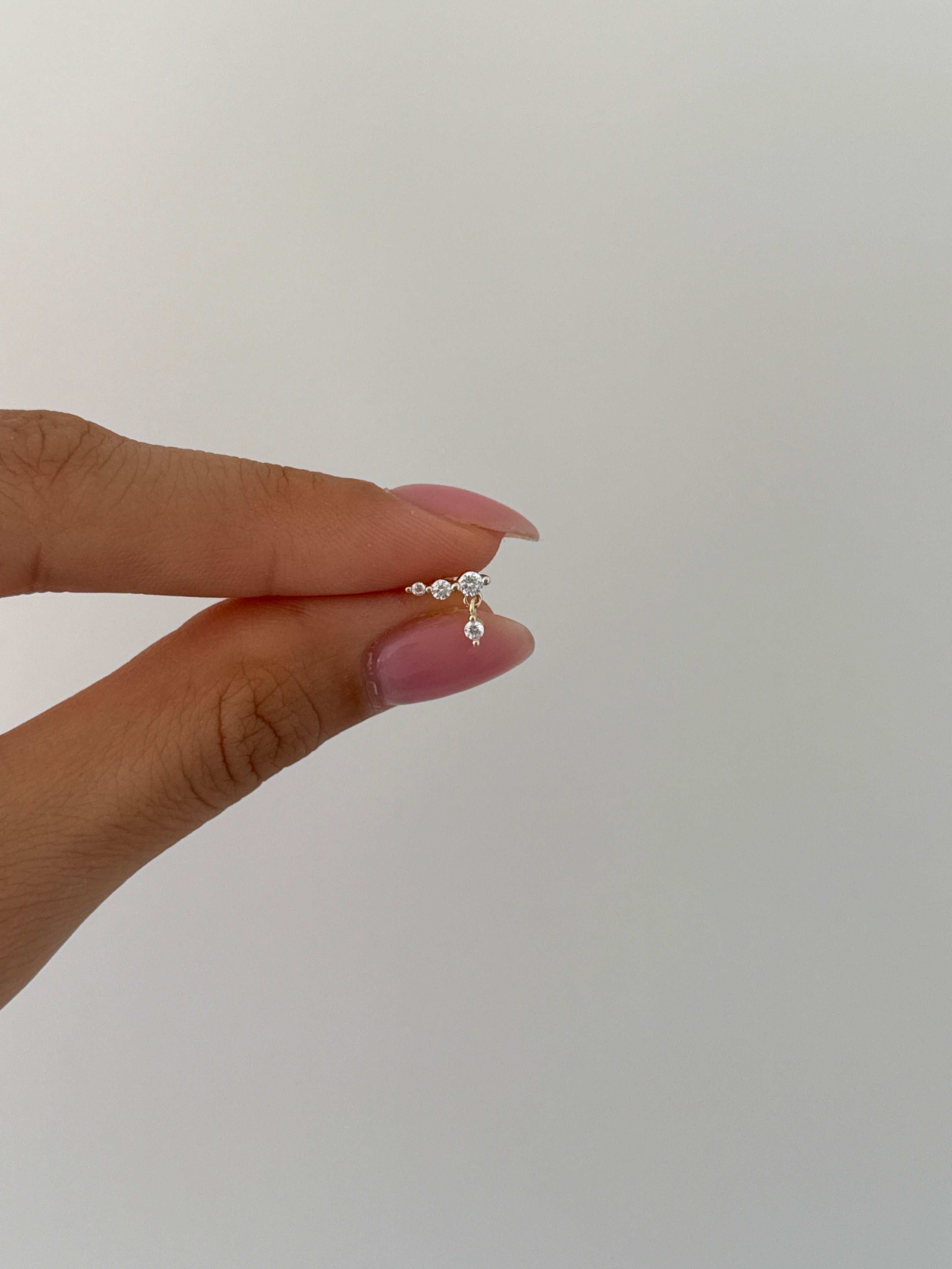 925 gümüş yatay sallantılı taş piercing