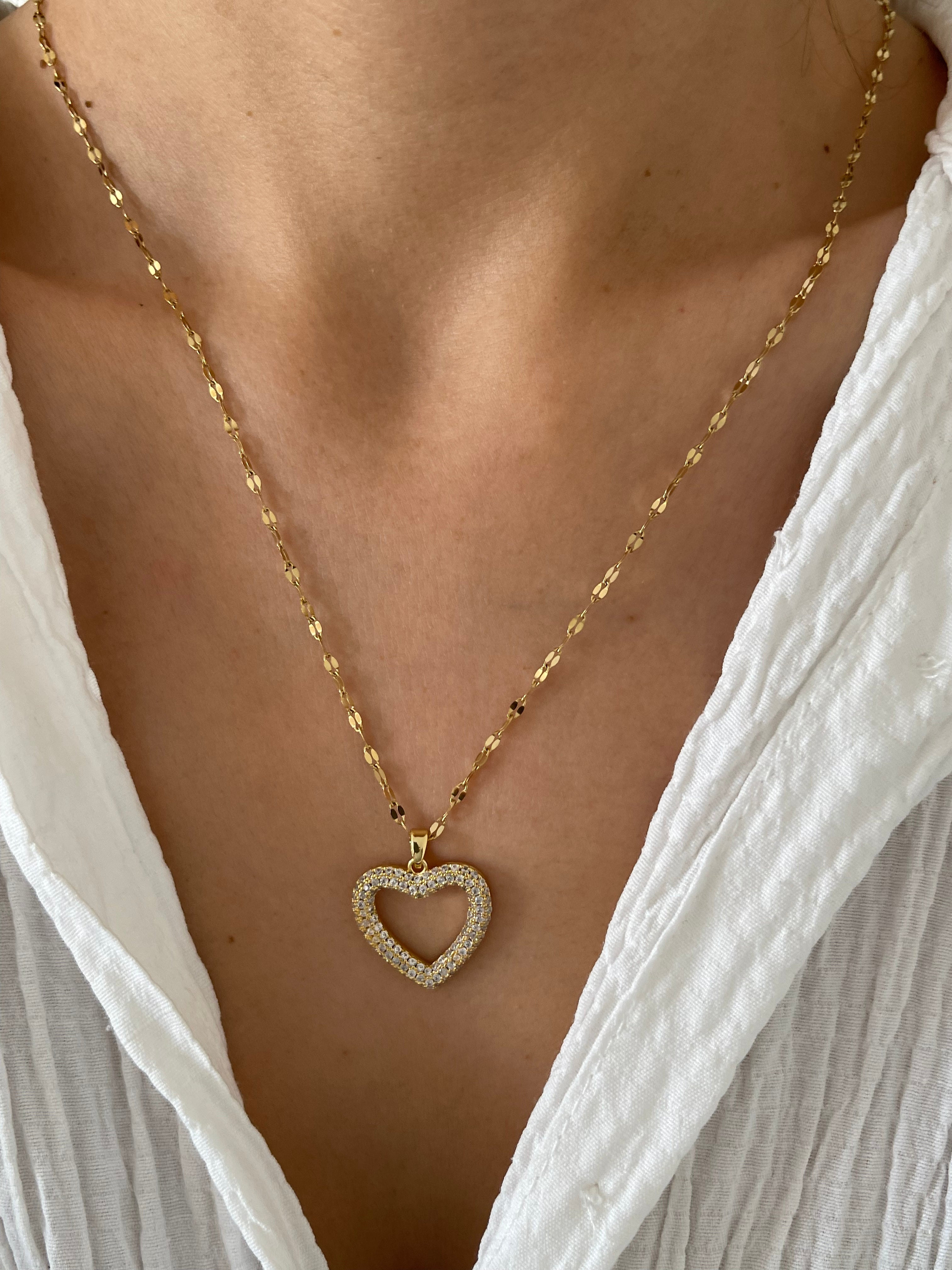 Çelik taşlı içi boş kalp kolye