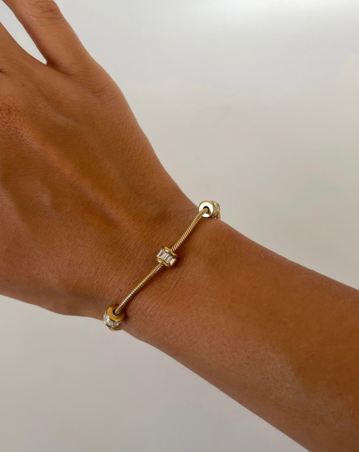 Çelik silindir taşlı bileklik