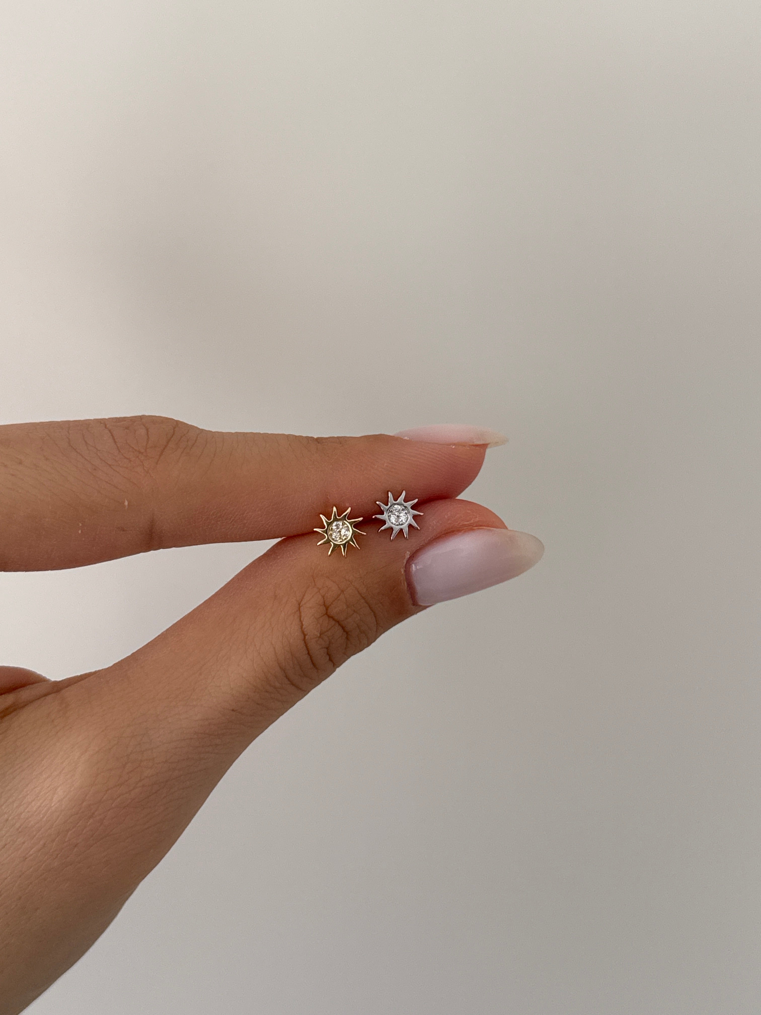 925 gümüş içi taşlı güneş piercing