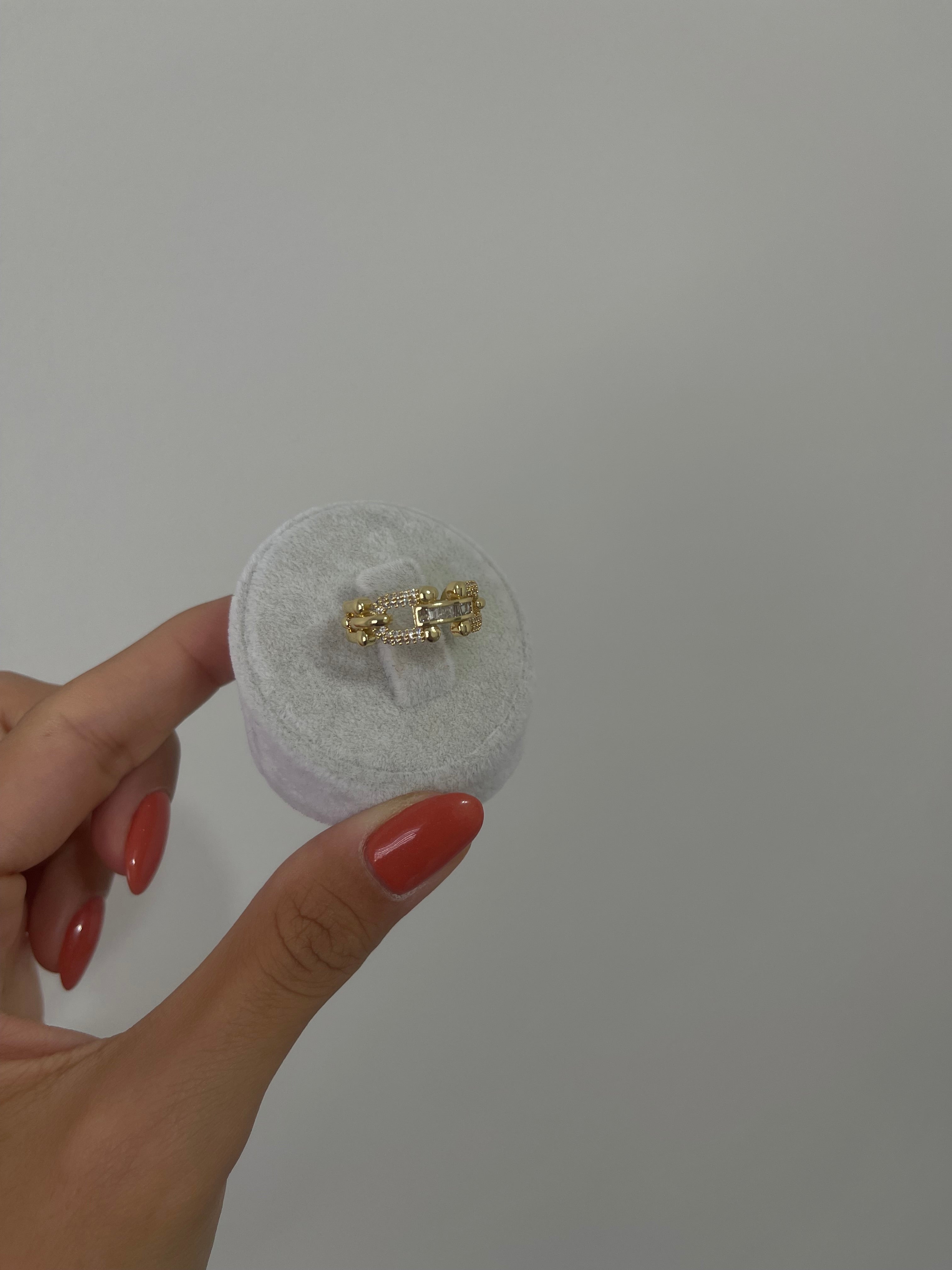 Tif. taşlı kalın yüzük