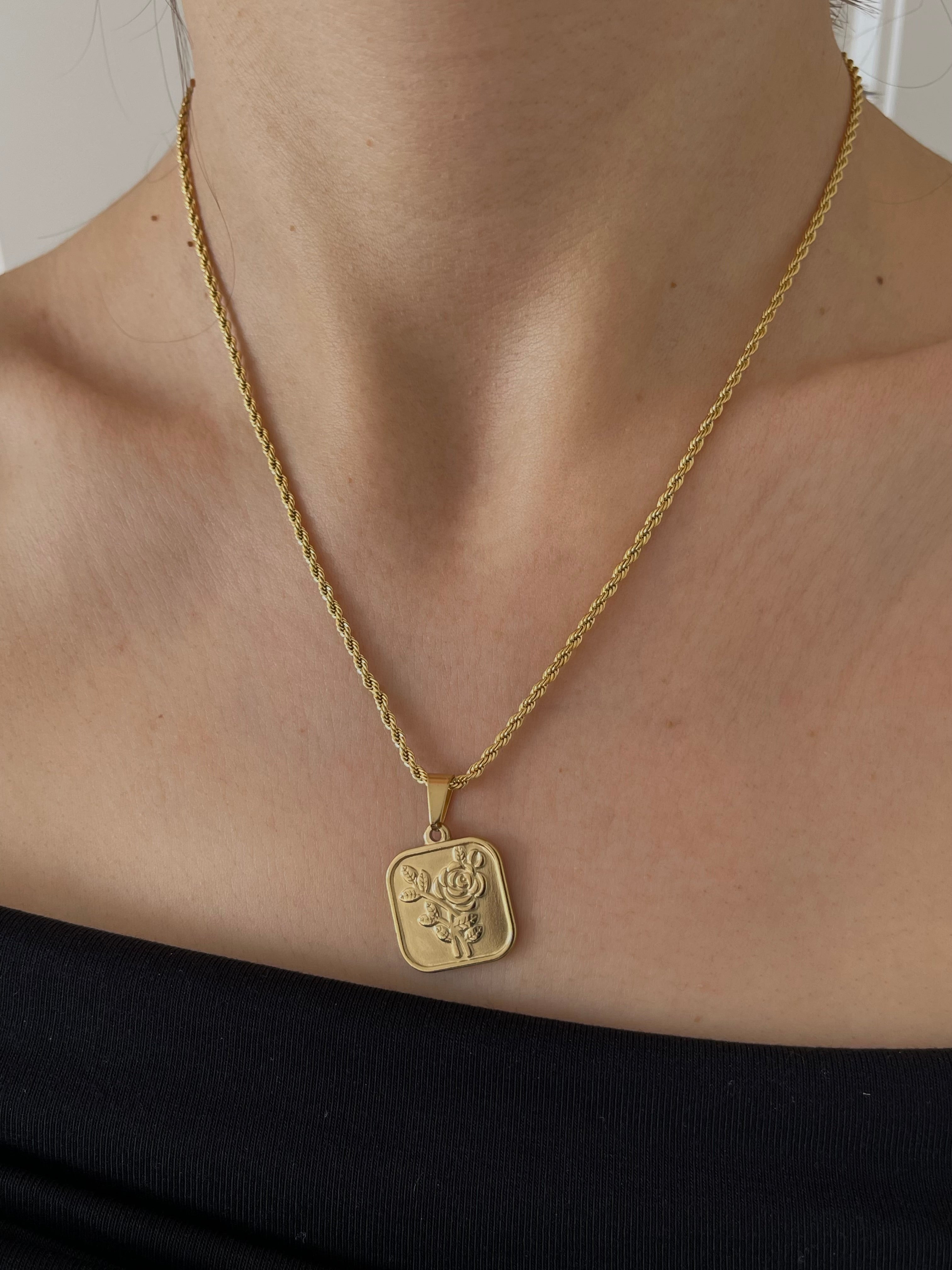 Çelik plaka rose kolye