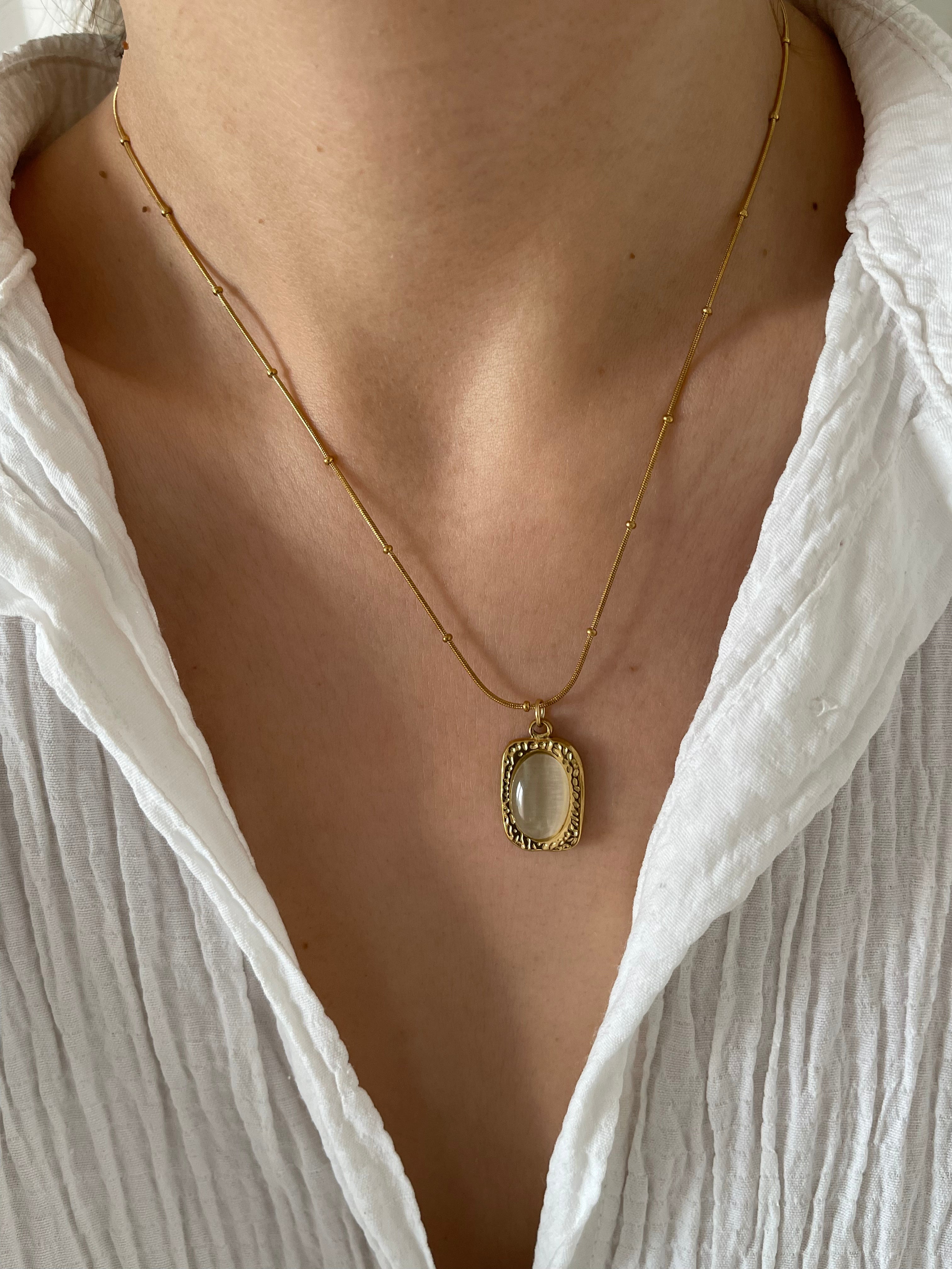 Çelik plaka taş kolye