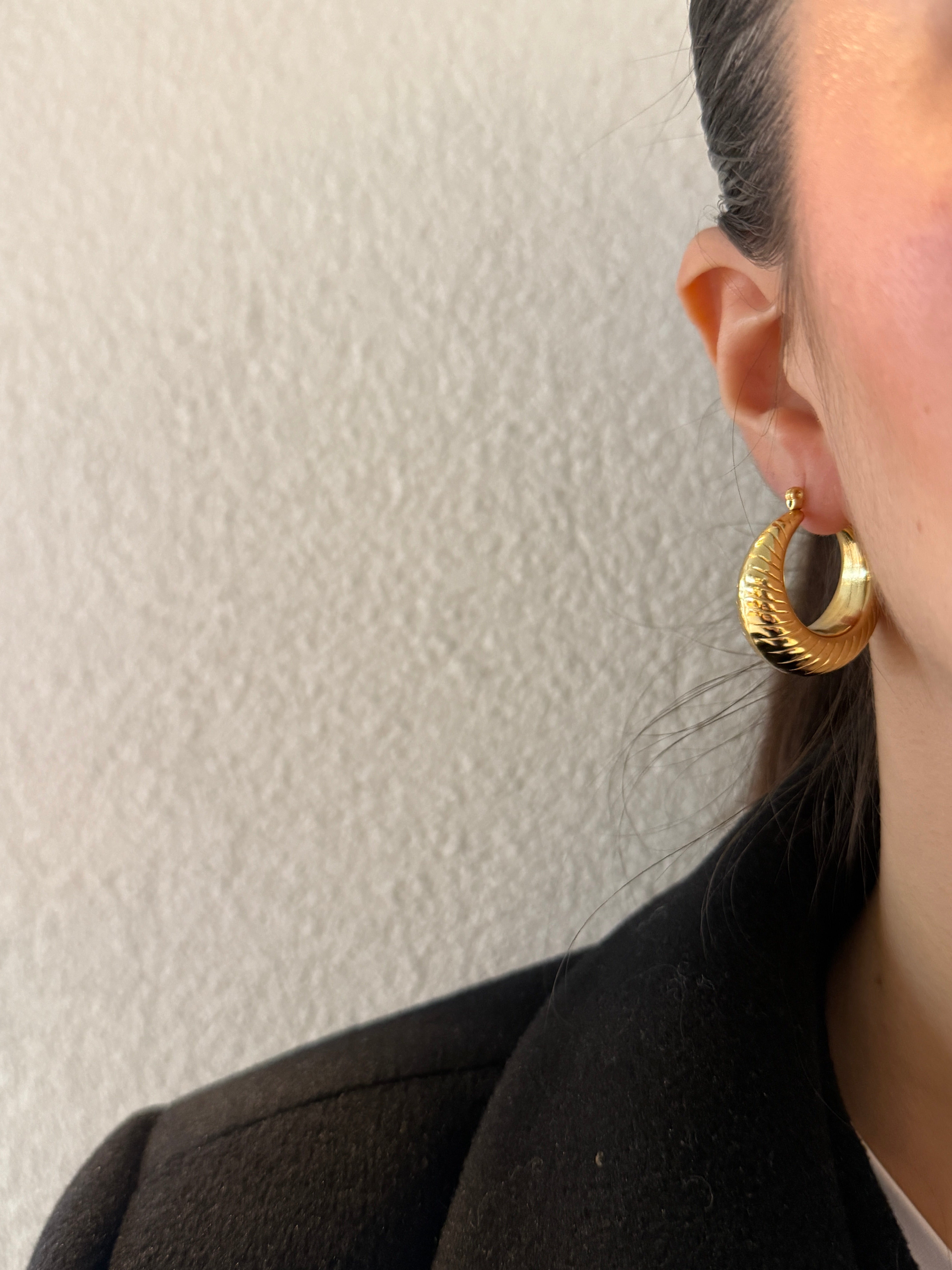 Çelik çizgili vintage halka küpe