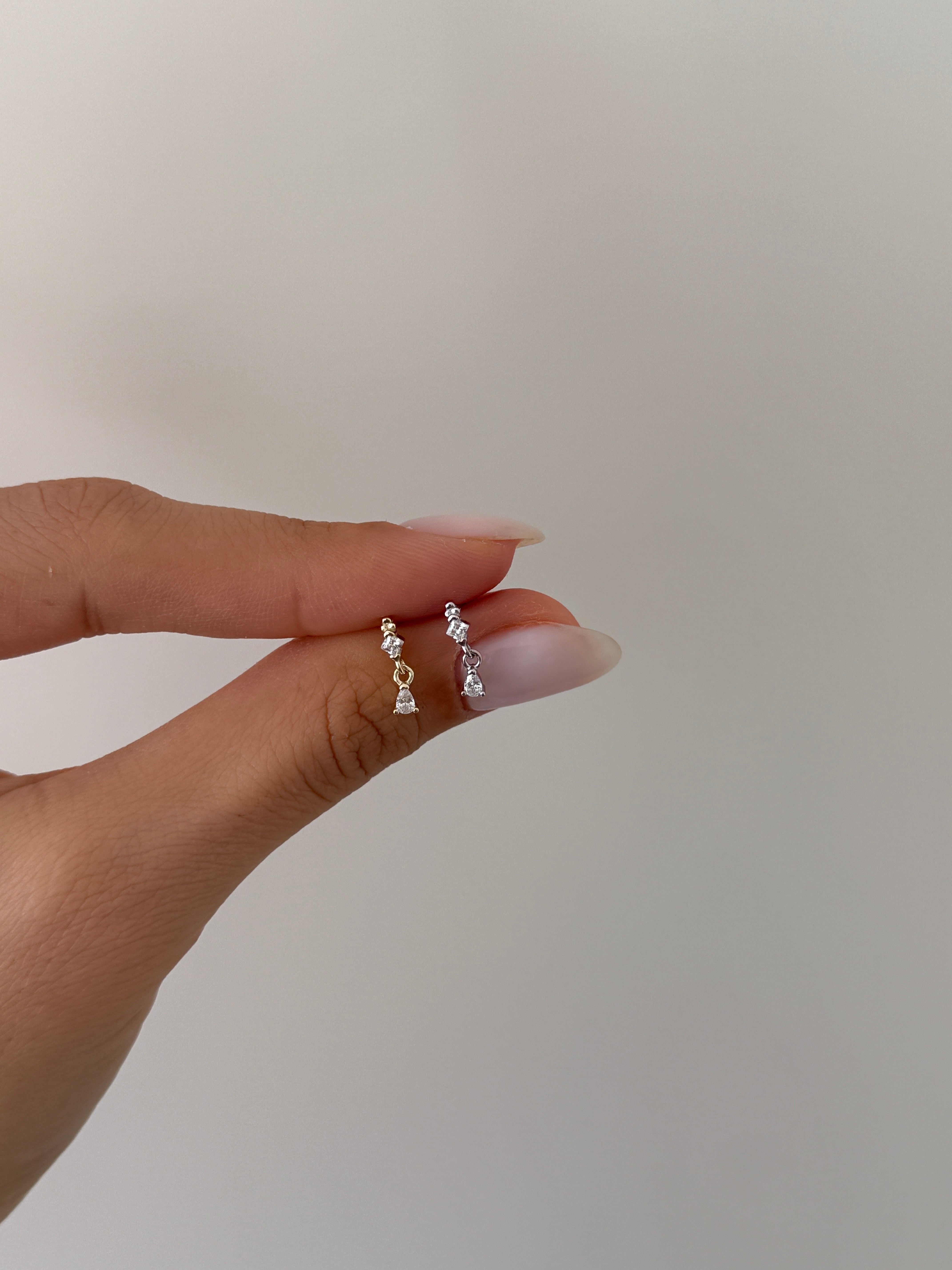 925 gümüş tek taş sallantılı piercing