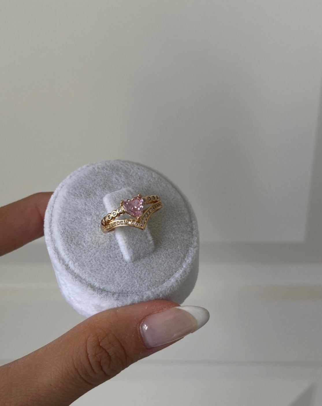 Pembe kalpli çift sıra gold yüzük