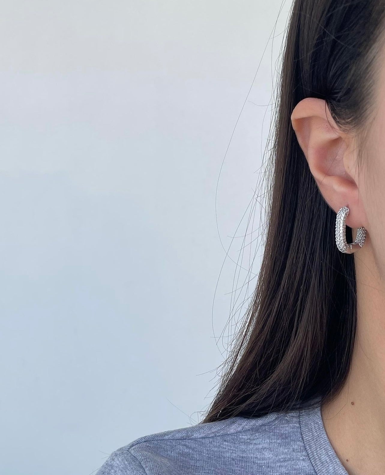 Zirkon taşlı küçük oval küpe