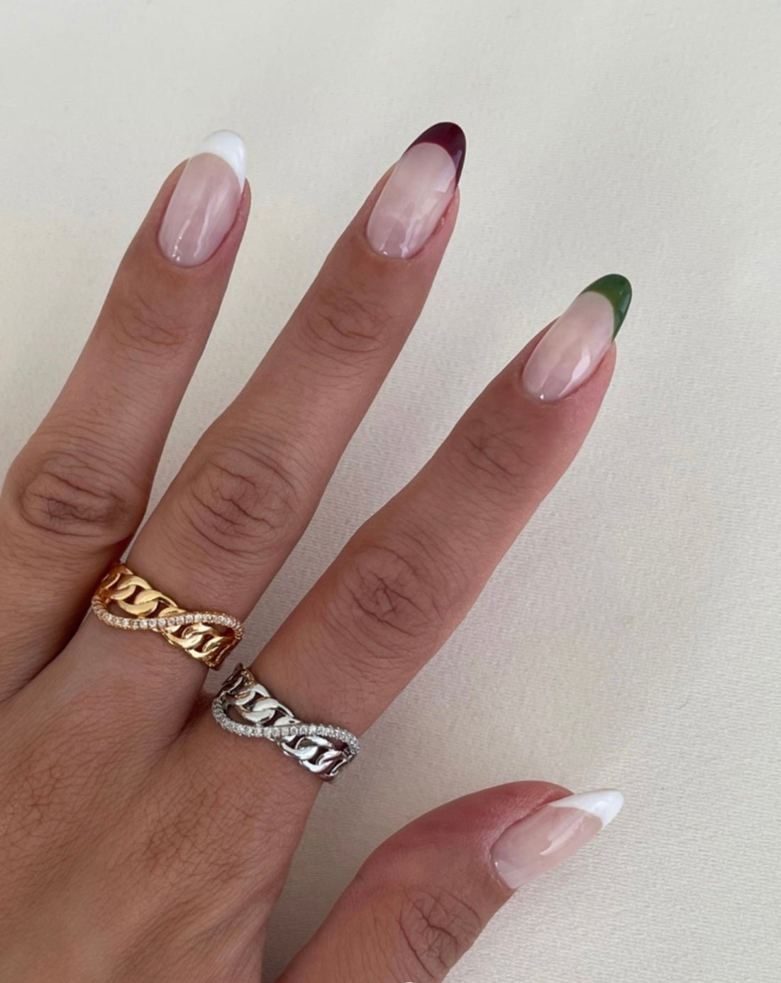 Sarmal taşlı zincir model yüzük