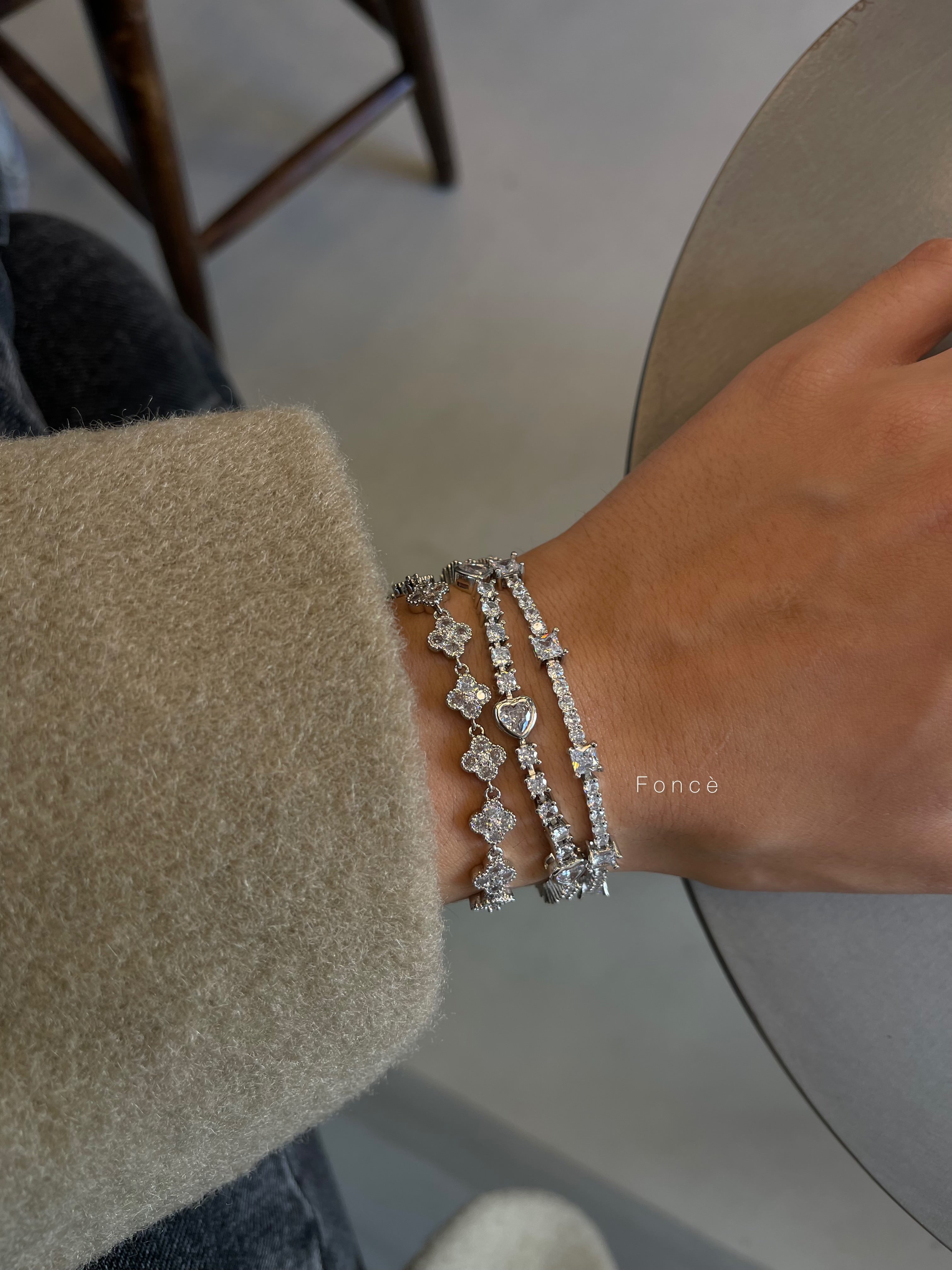 Vıp zirkon taşlı yonca bileklik