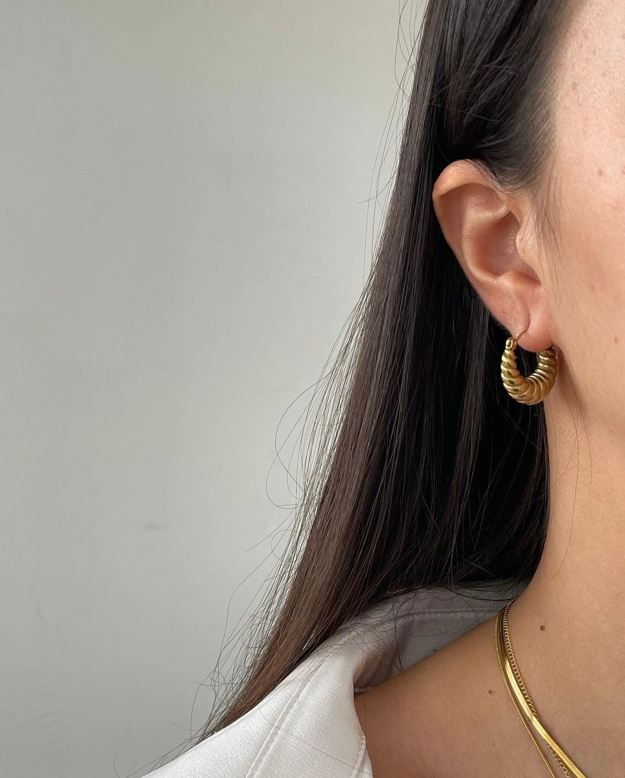 Çelik orta boy burgu küpe