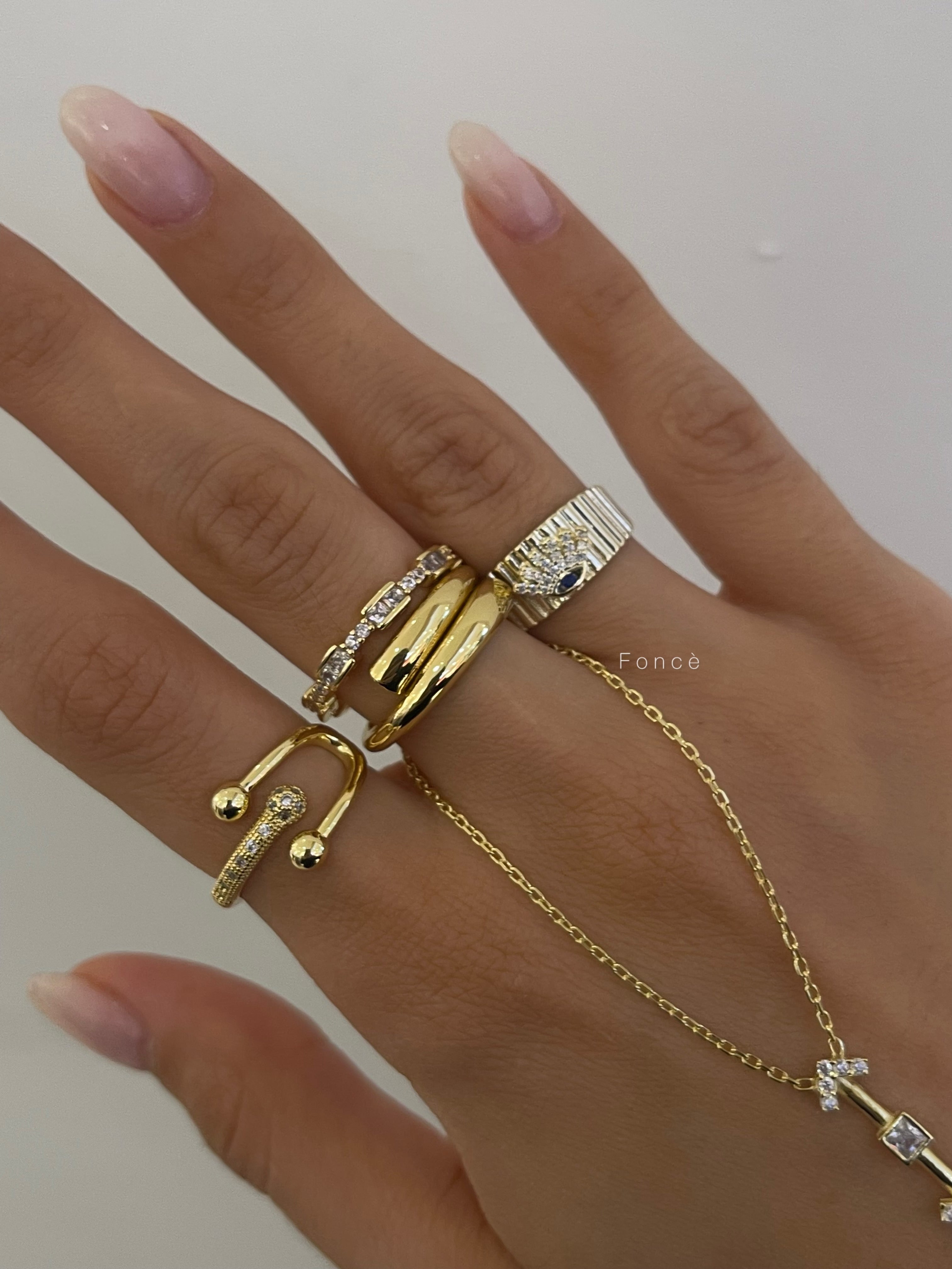 İnce taşlı yüzük