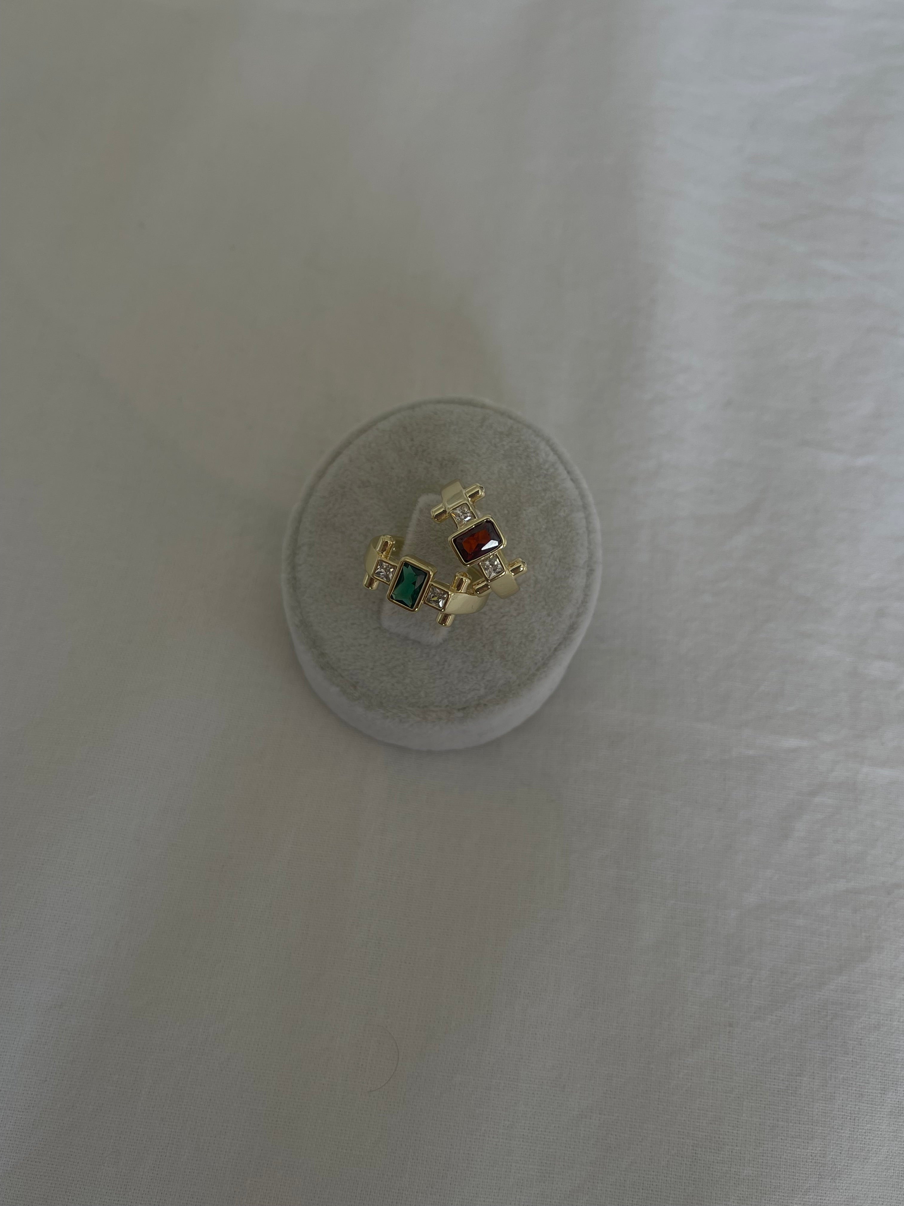 Renkli taş serçe parmak yüzüğü