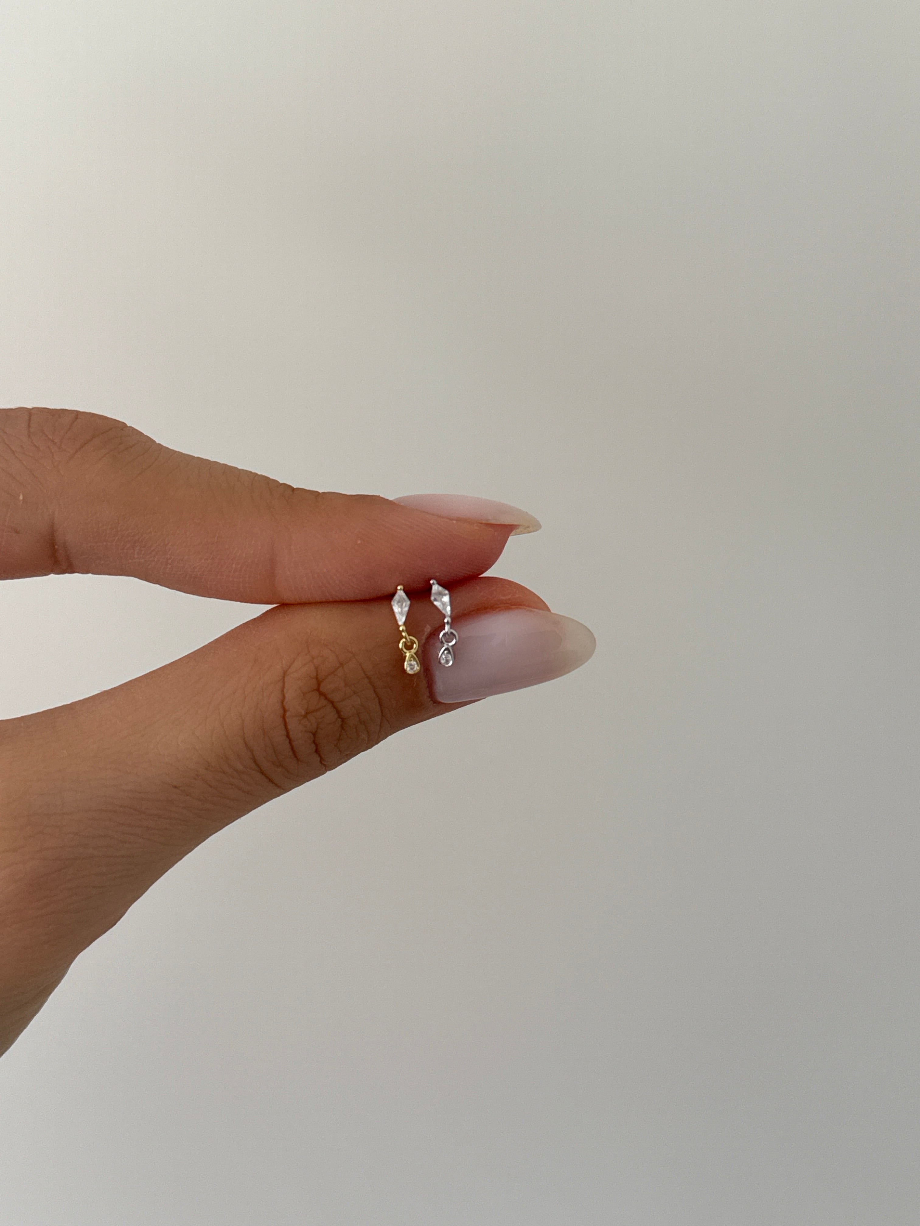 925 gümüş sallantılı damla taş piercing