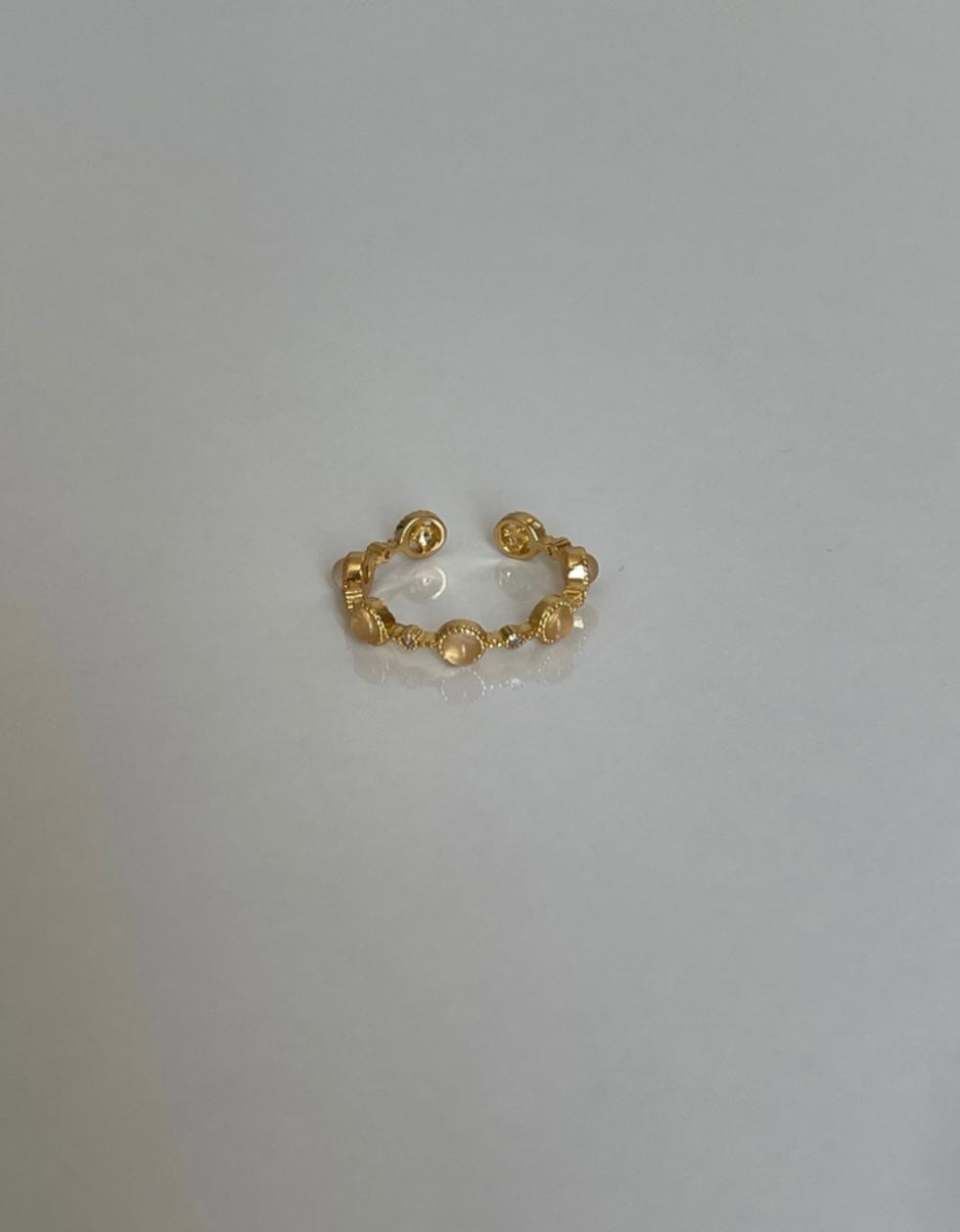 Minimal soft taşlı yüzük