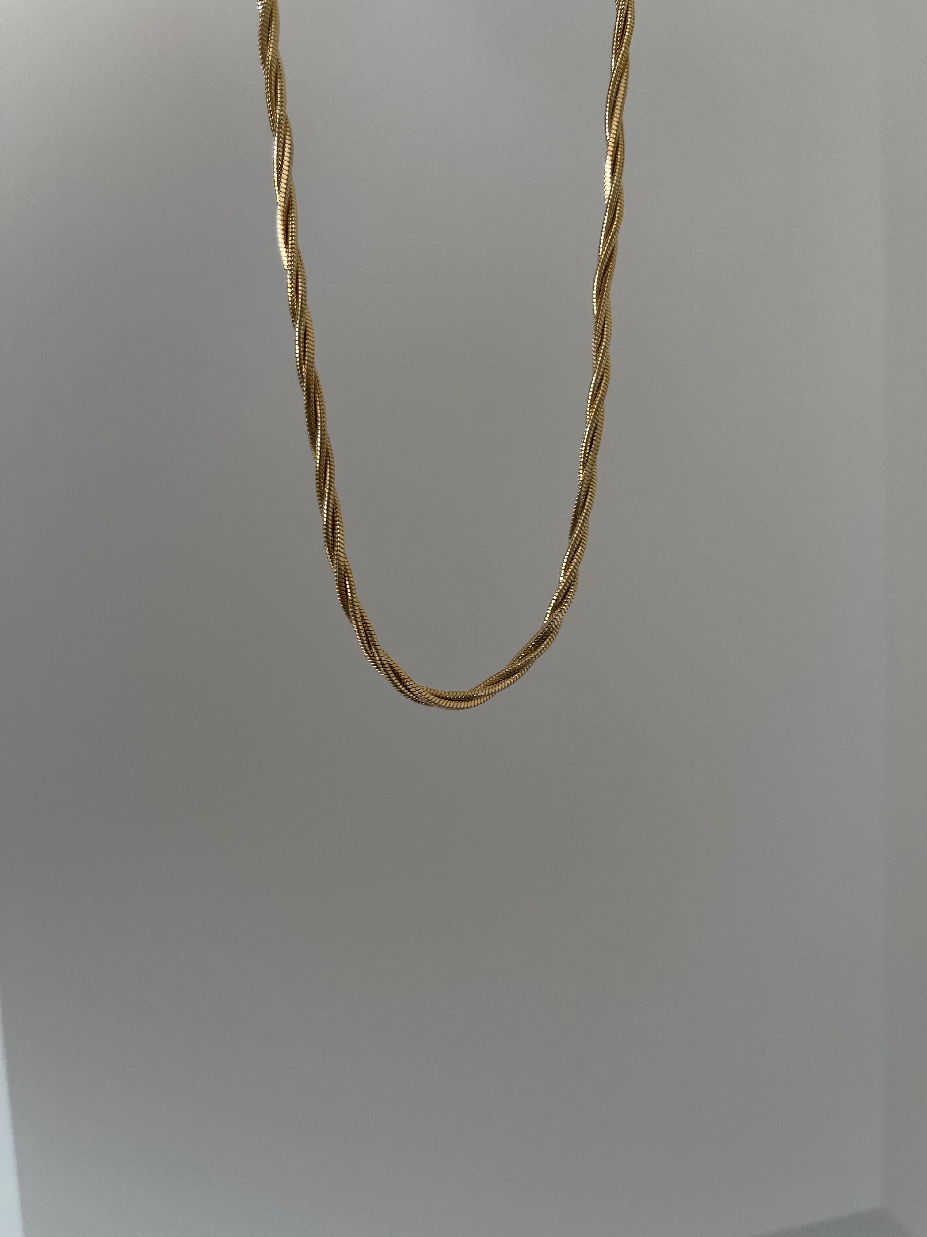 Çelik basic sarmal kolye