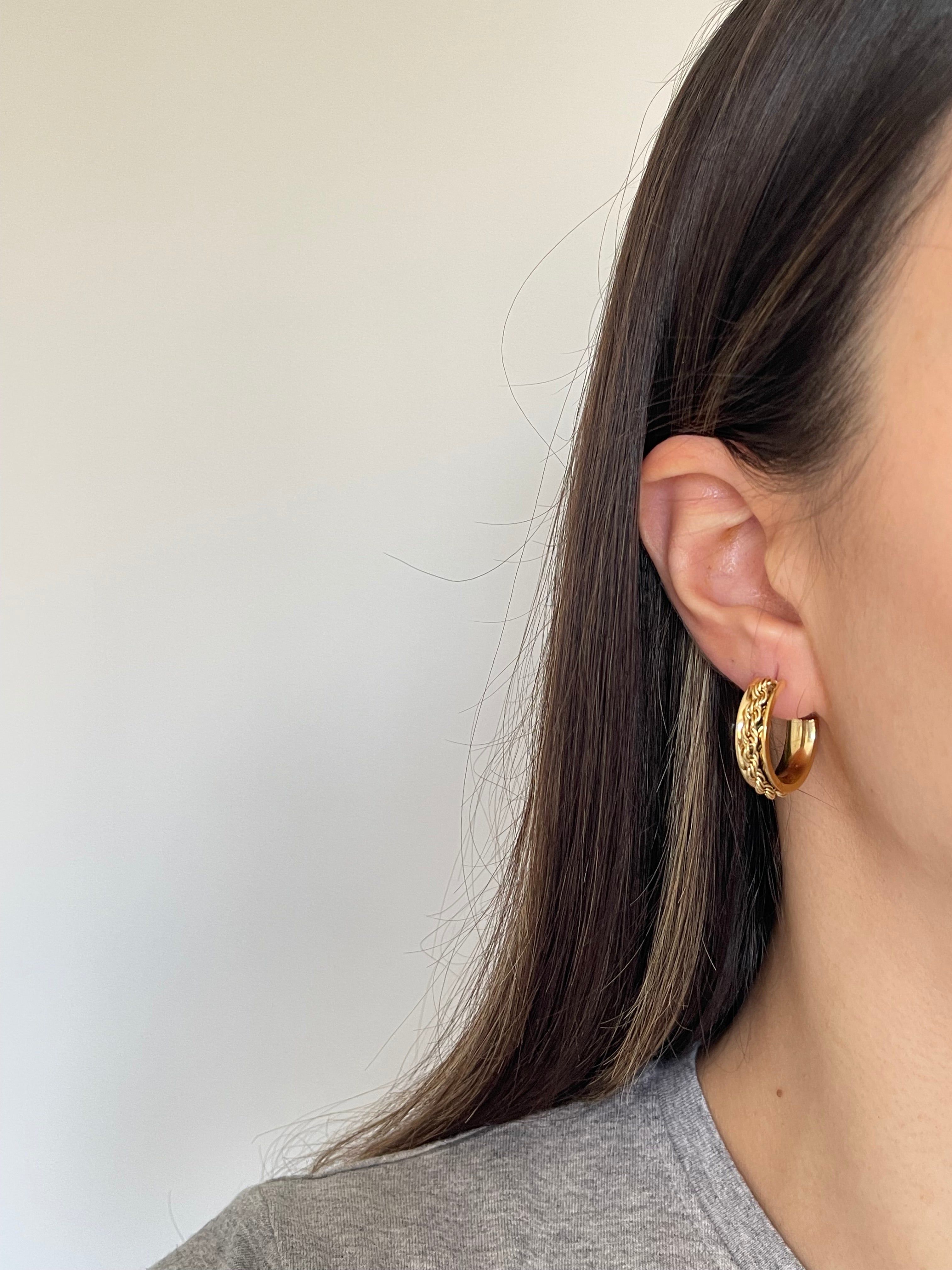 Çelik burgu zincir detay küpe