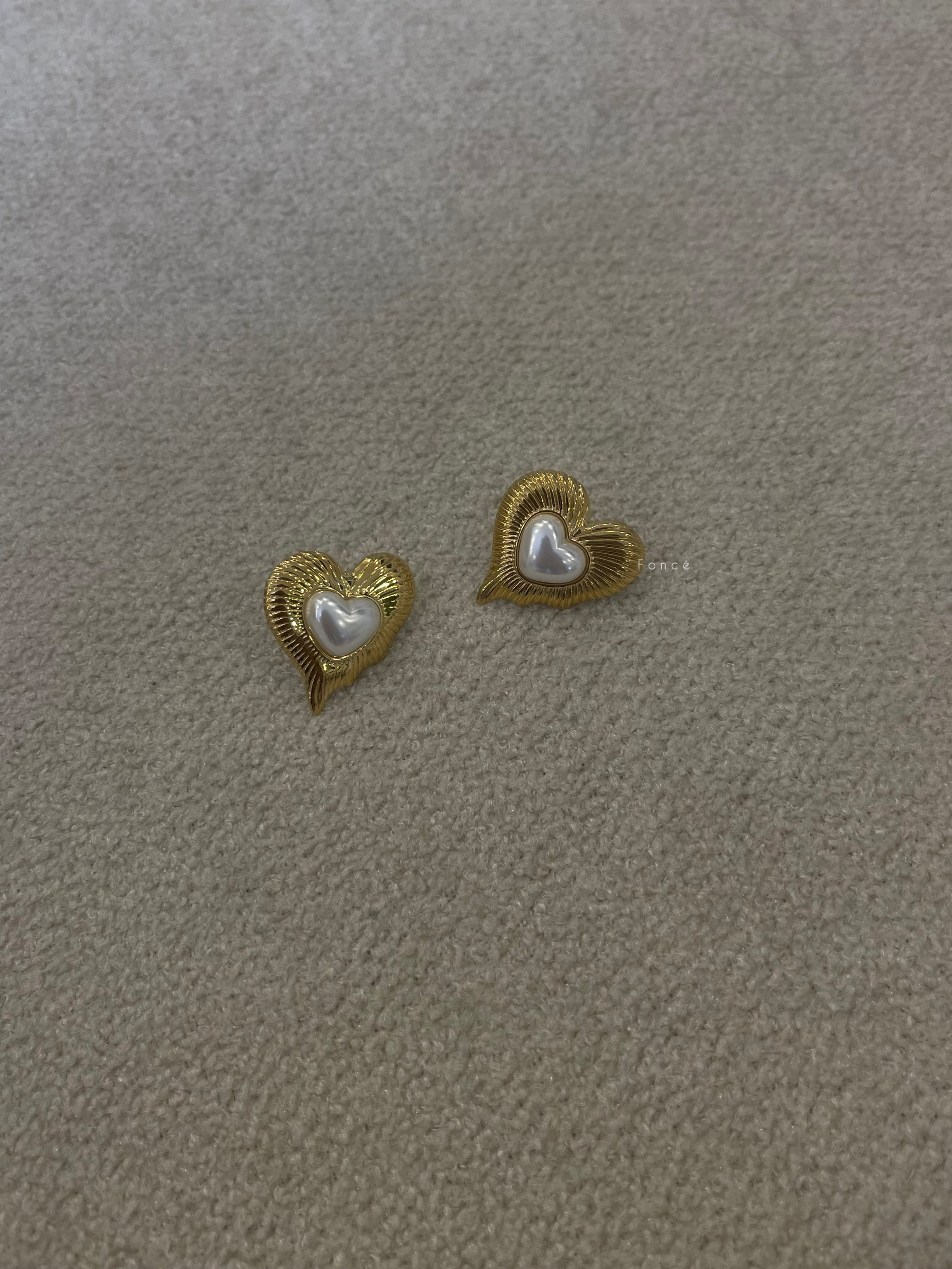 Çelik vintage eğimli kalp küpe