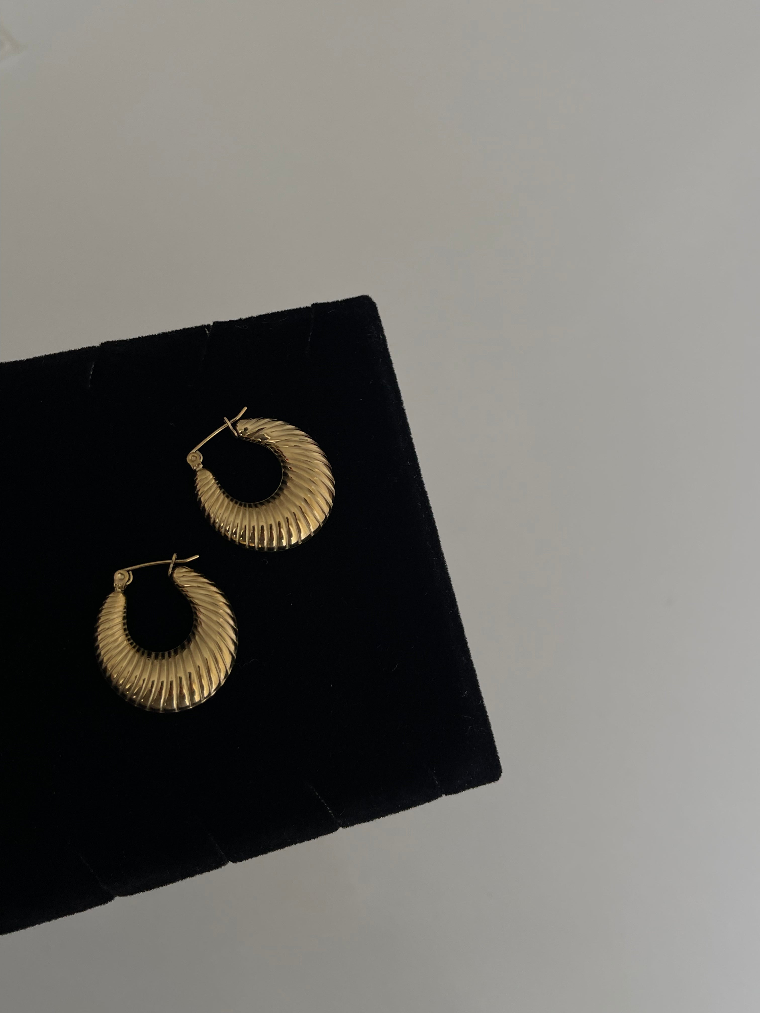 Çelik vintage kalın halka küpe