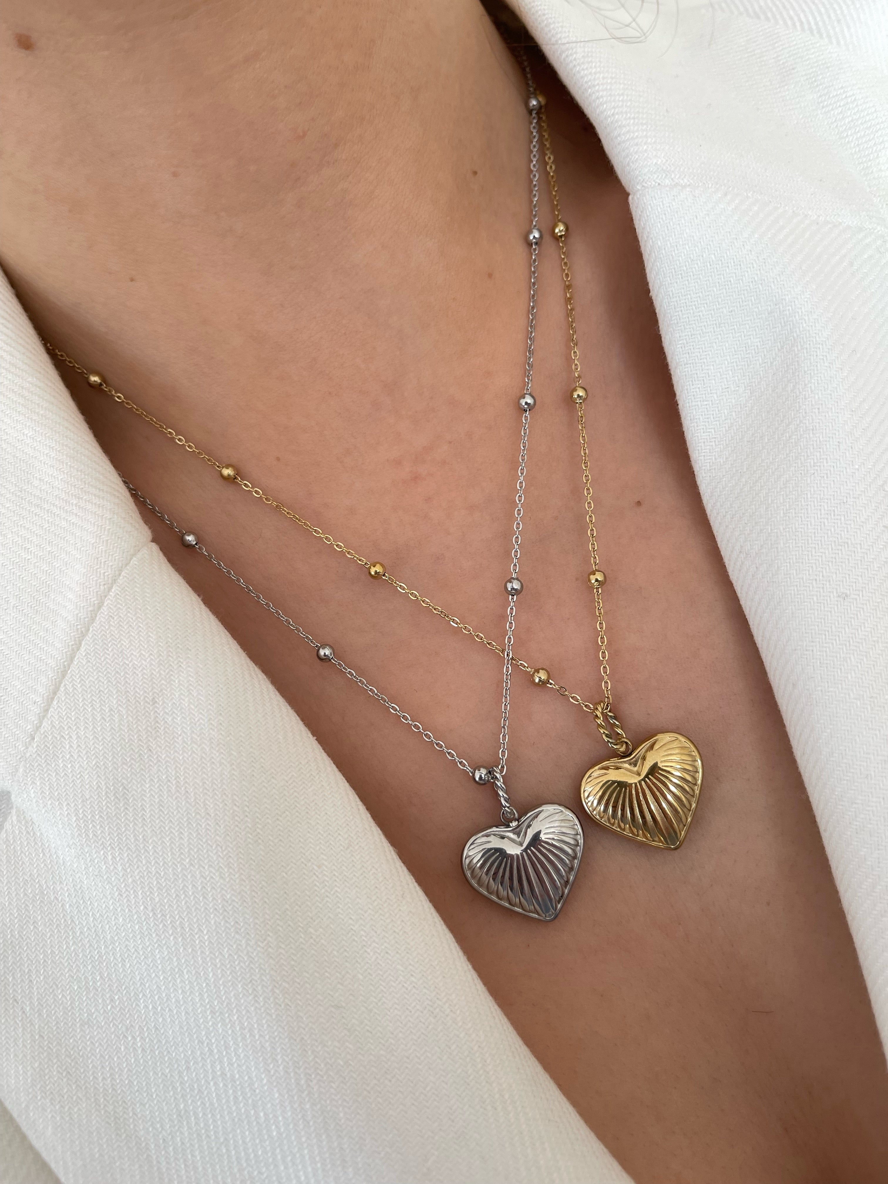 Çelik çizgili kalp kolye