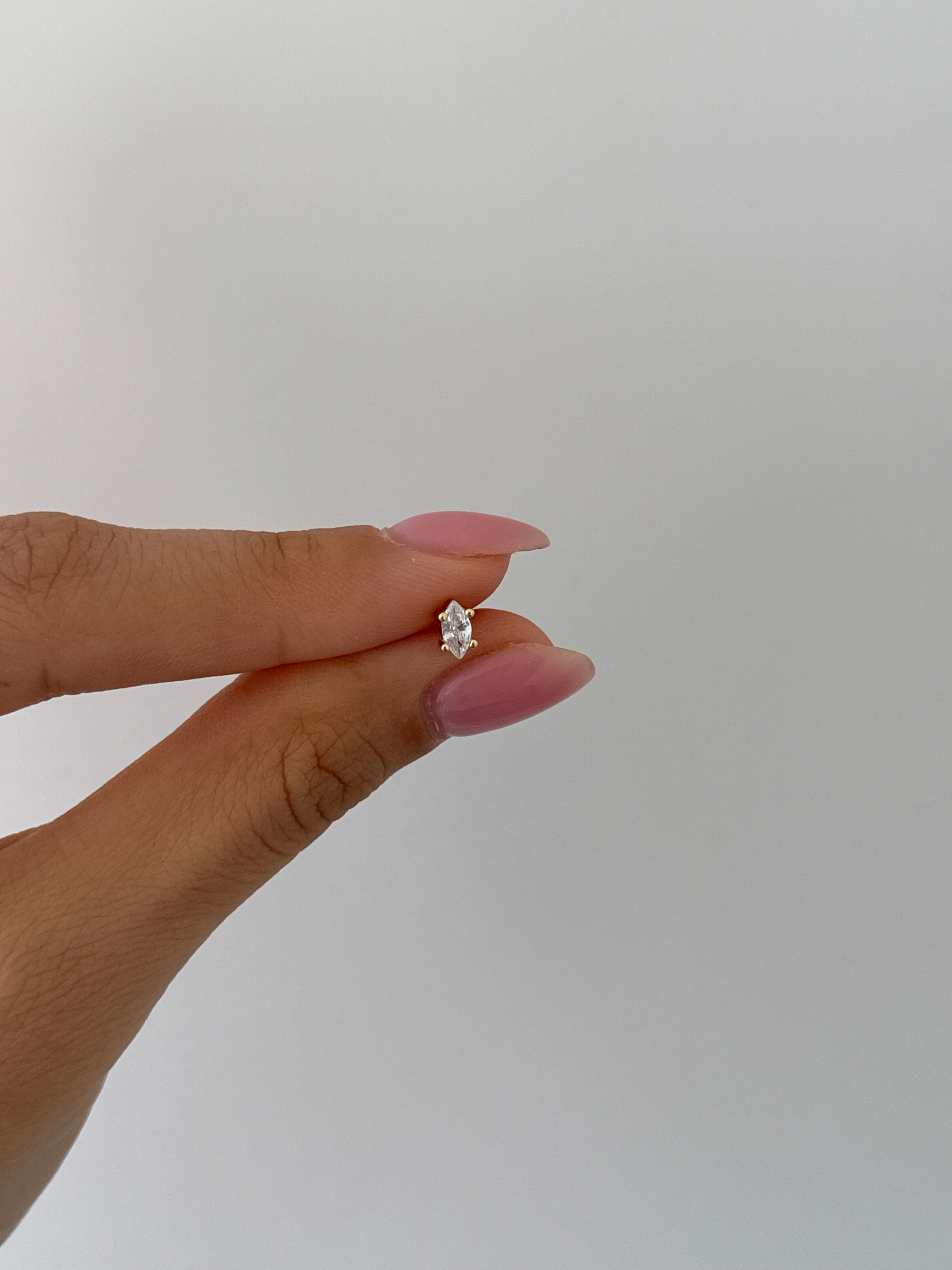 925 gümüş badem kesim taş piercing
