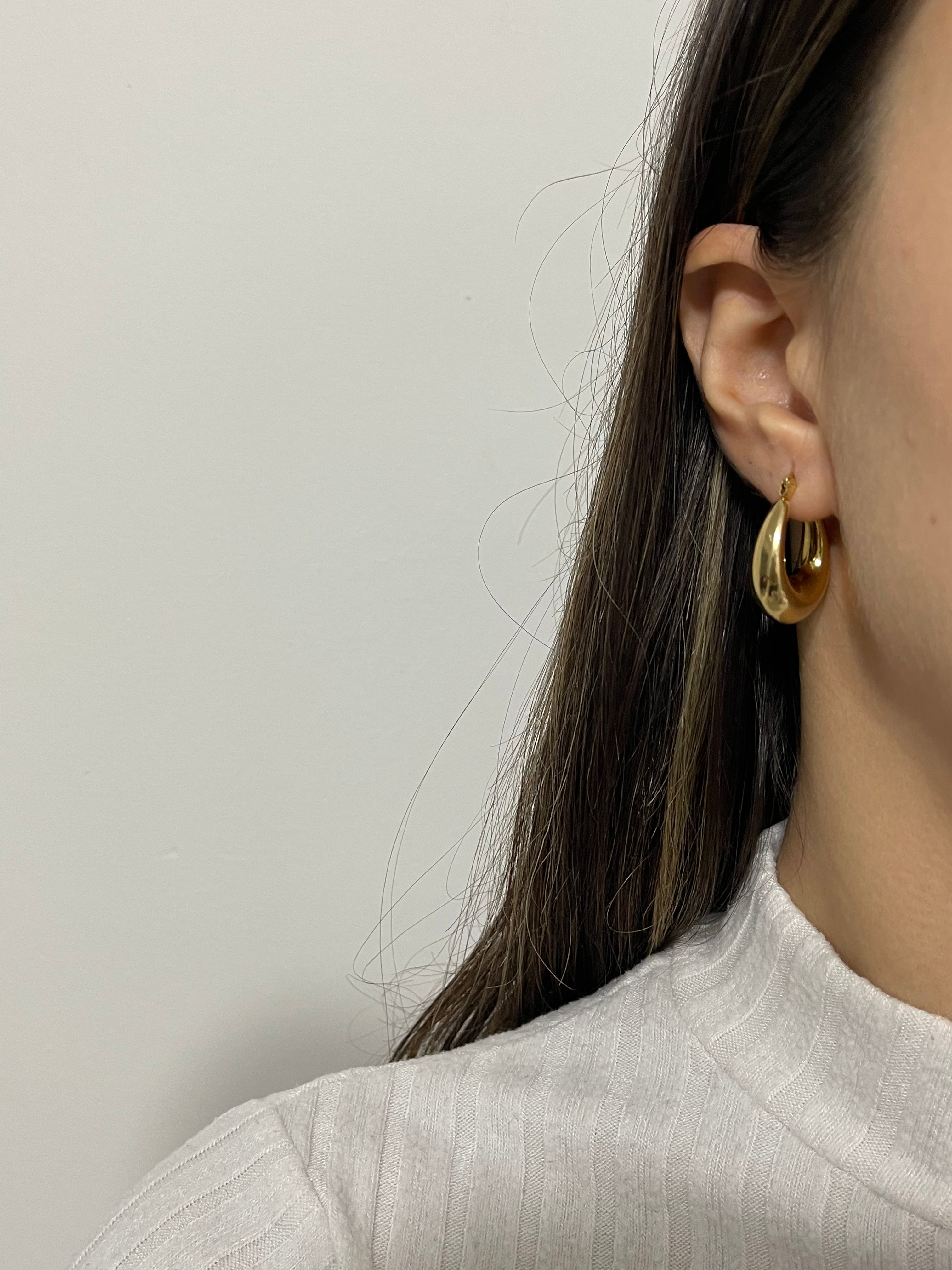 Çelik oval halka küpe