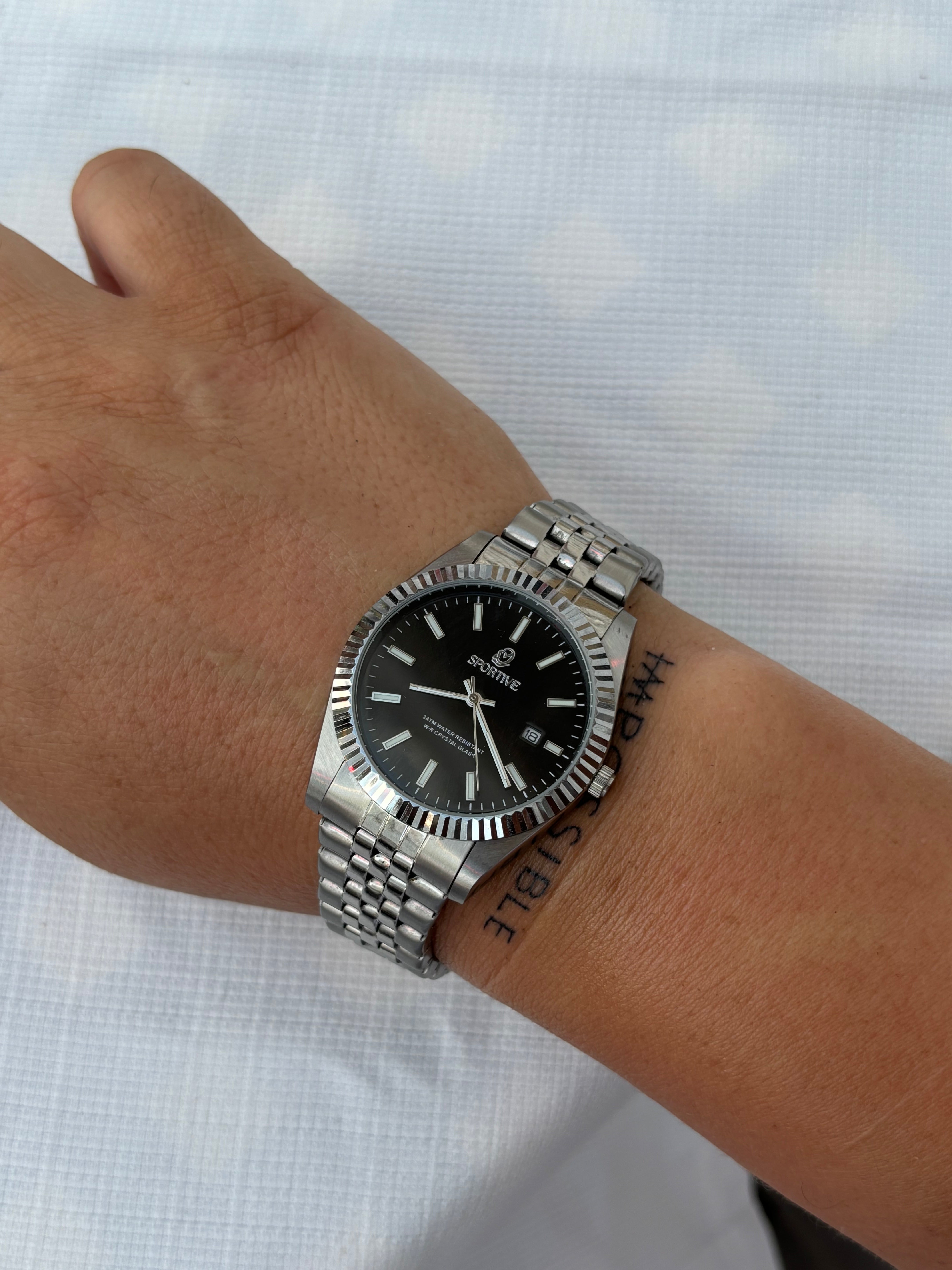 Marka model siyah kadranlı erkek saati