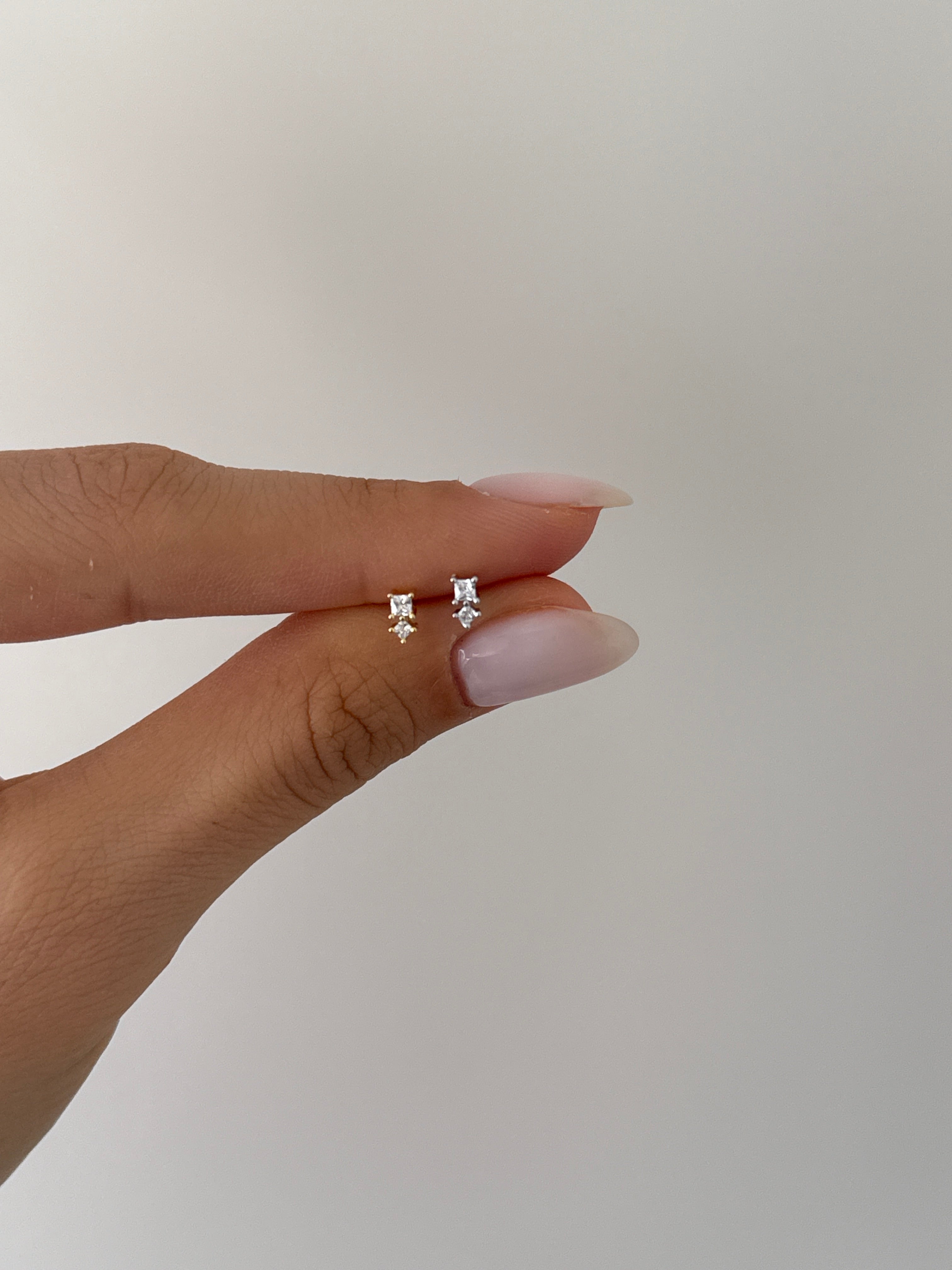 925 gümüş kare köşegen taş piercing