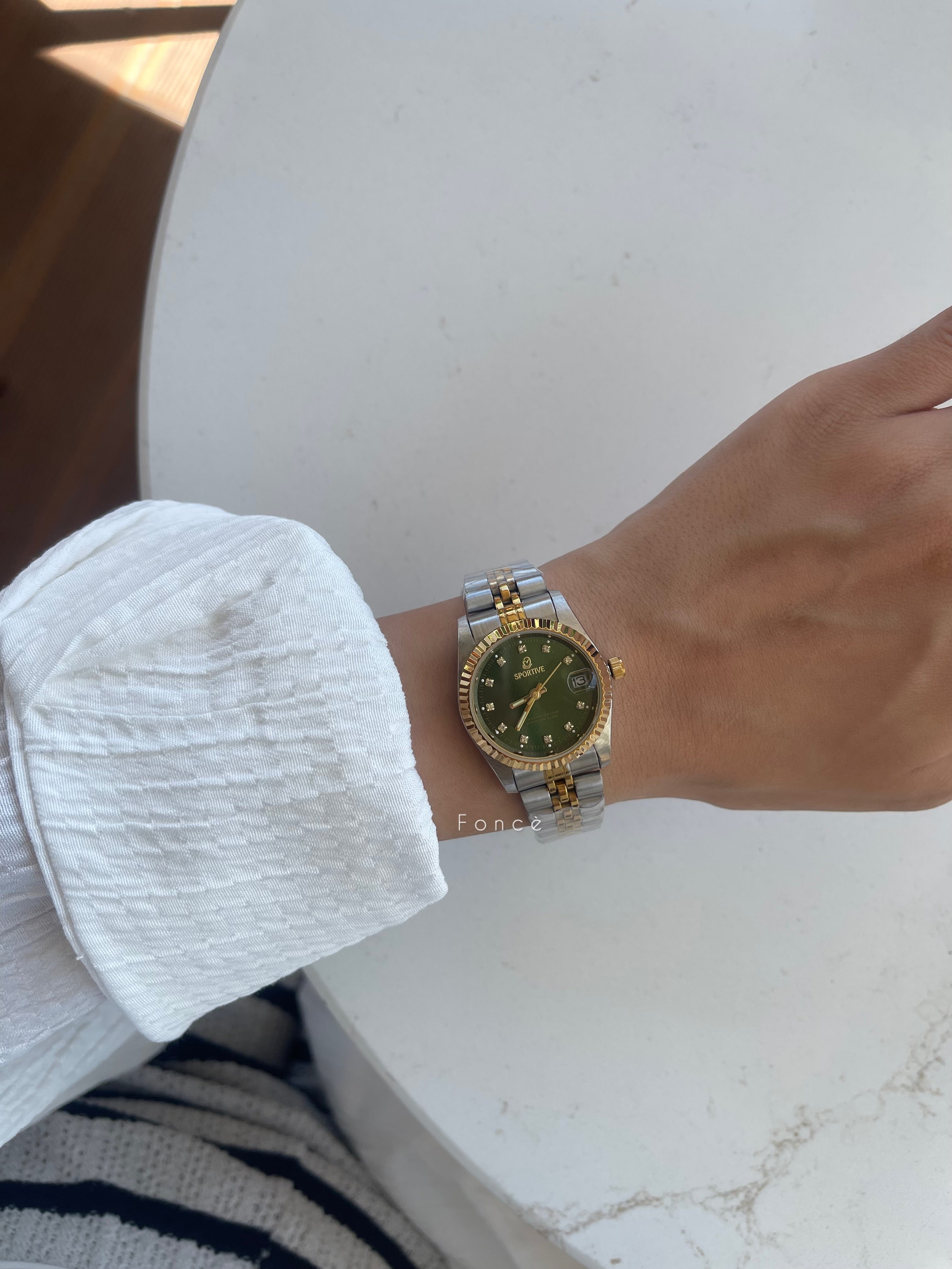 Marka model yeşil taşlı saat