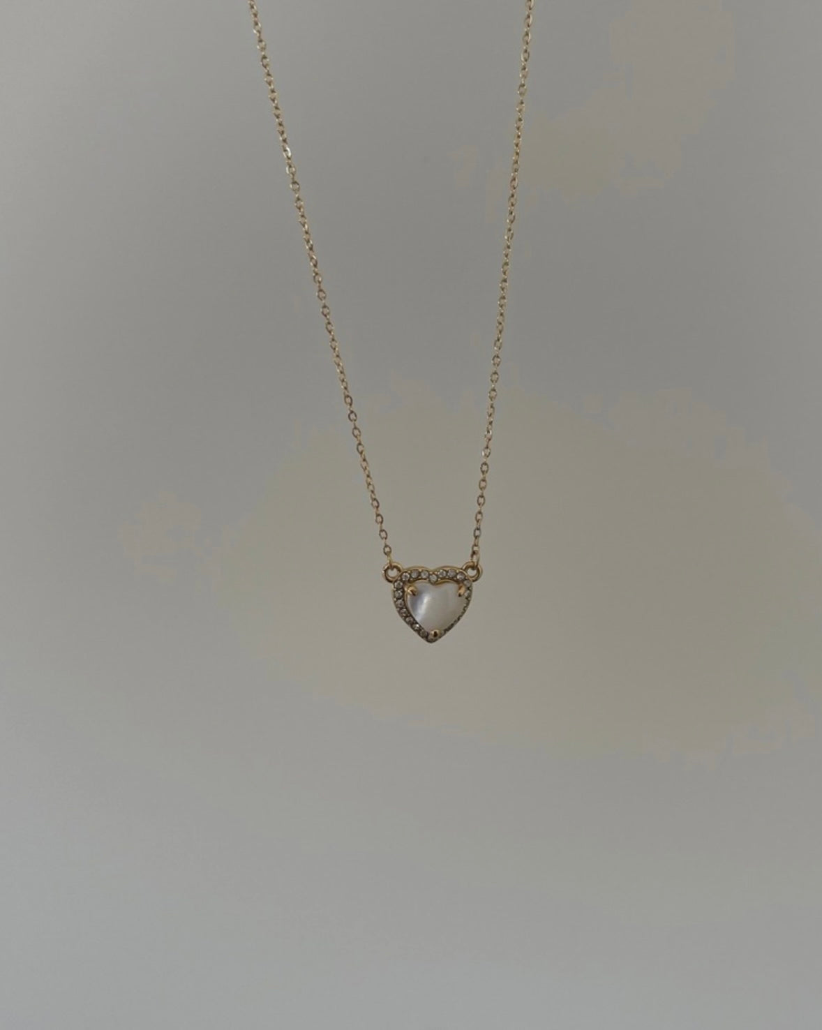 Çelik taşlı beyaz kalp kolye