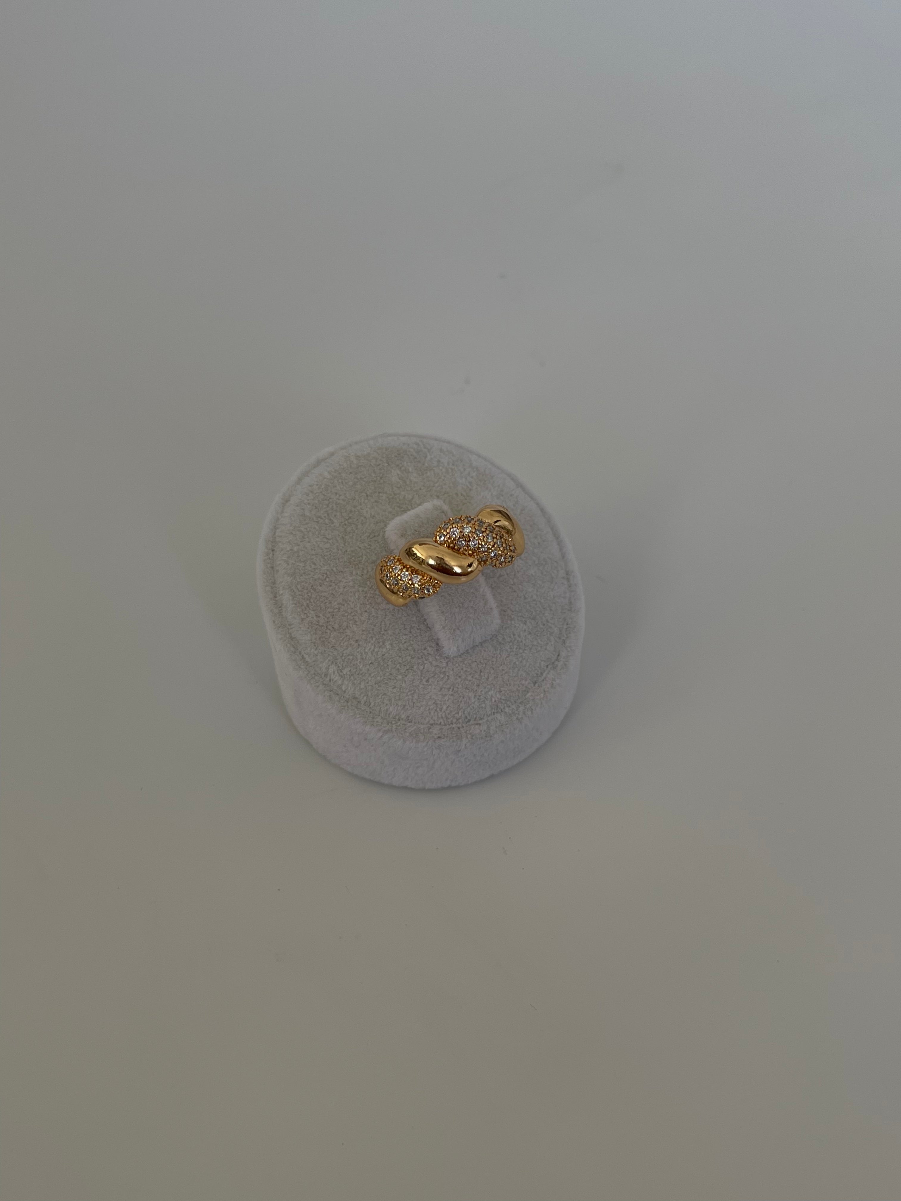 Taşlı burgu yüzük