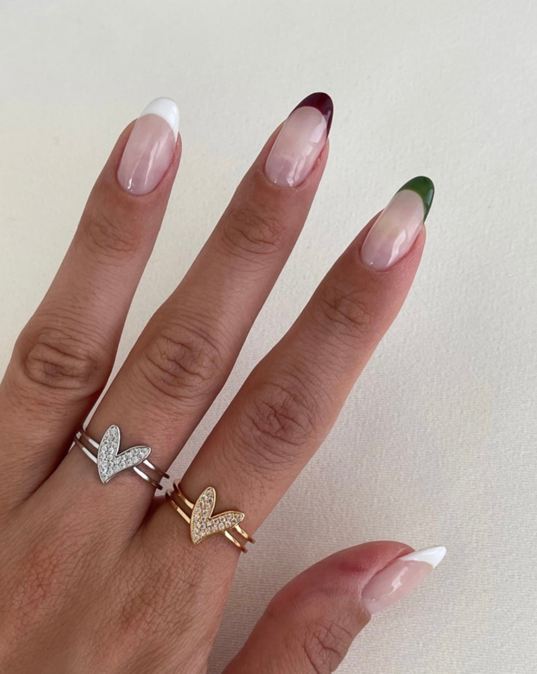 Eğimli kalp yüzük