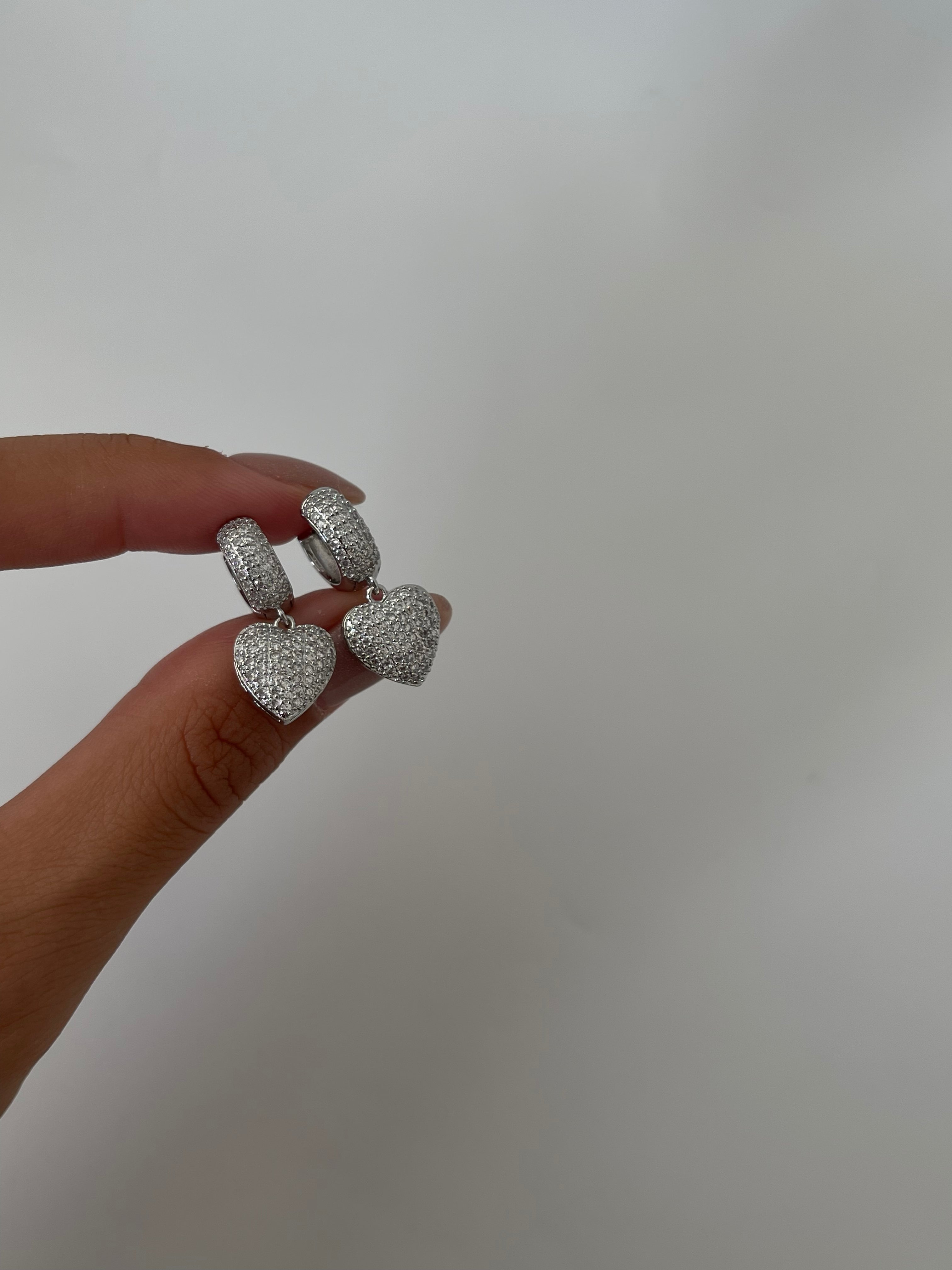 Full zirkon taşlı kalp küpe