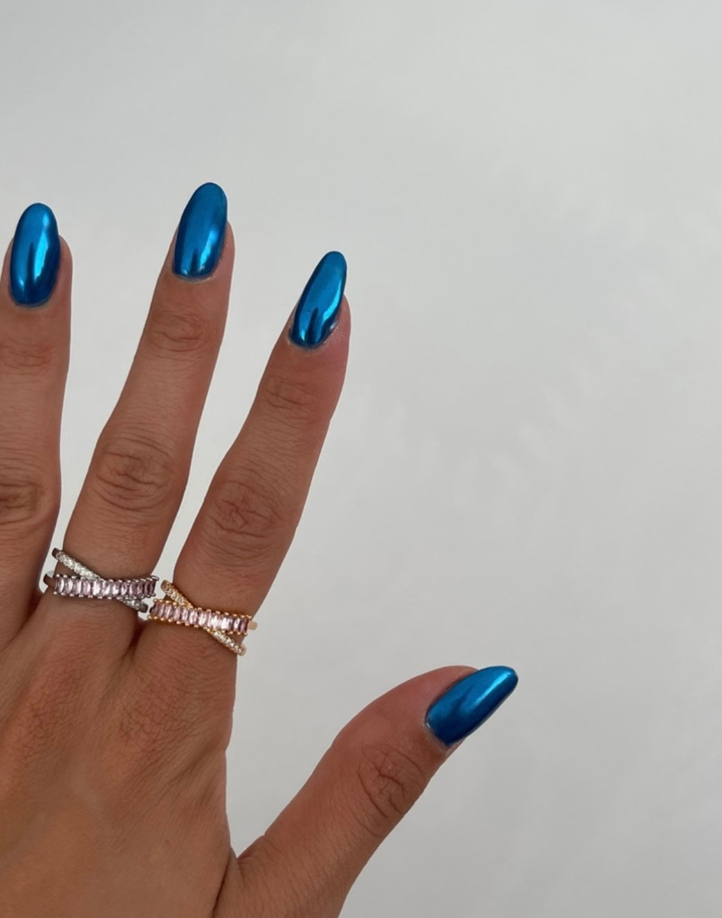 Çapraz pembe baget taş yüzük