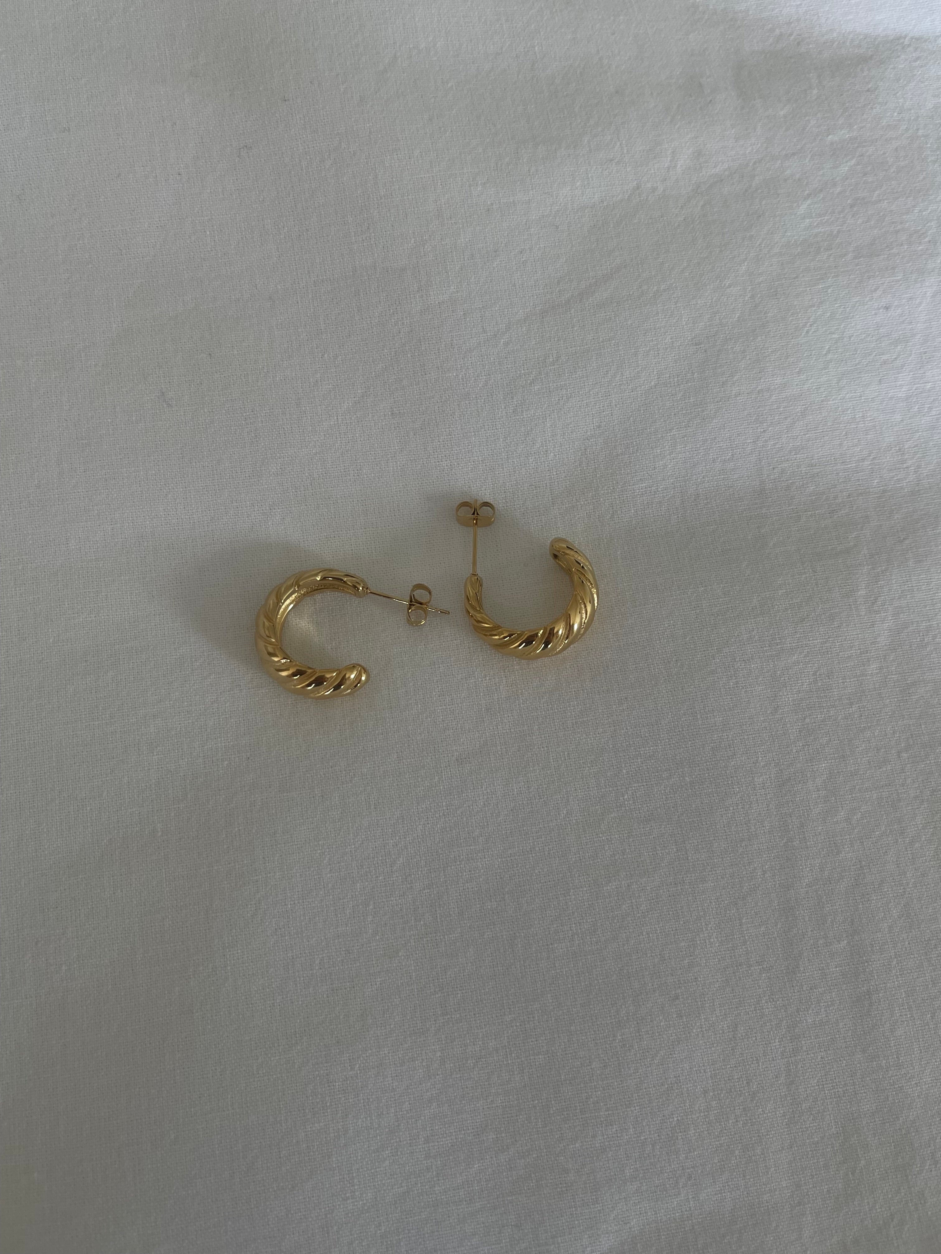 Çelik yarım burma küpe