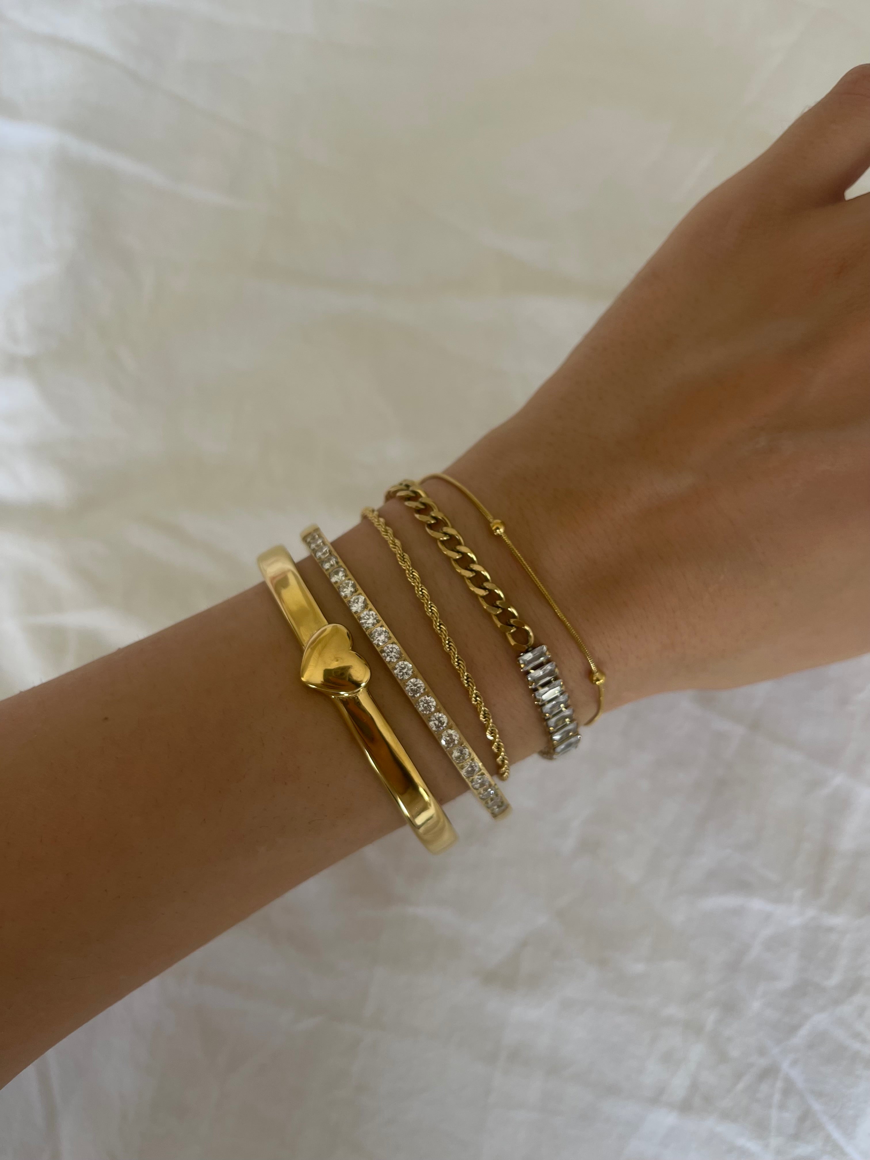 Çelik basic kalp kelepçe