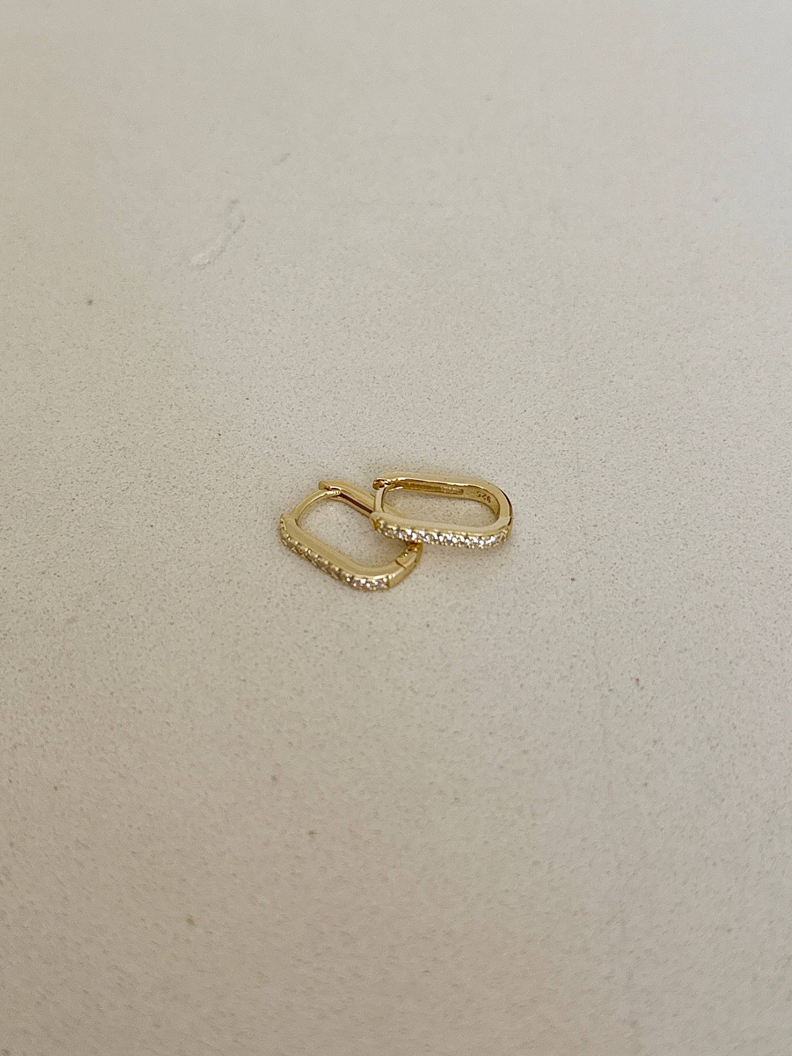 925 gümüş taşlı oval halka küpe