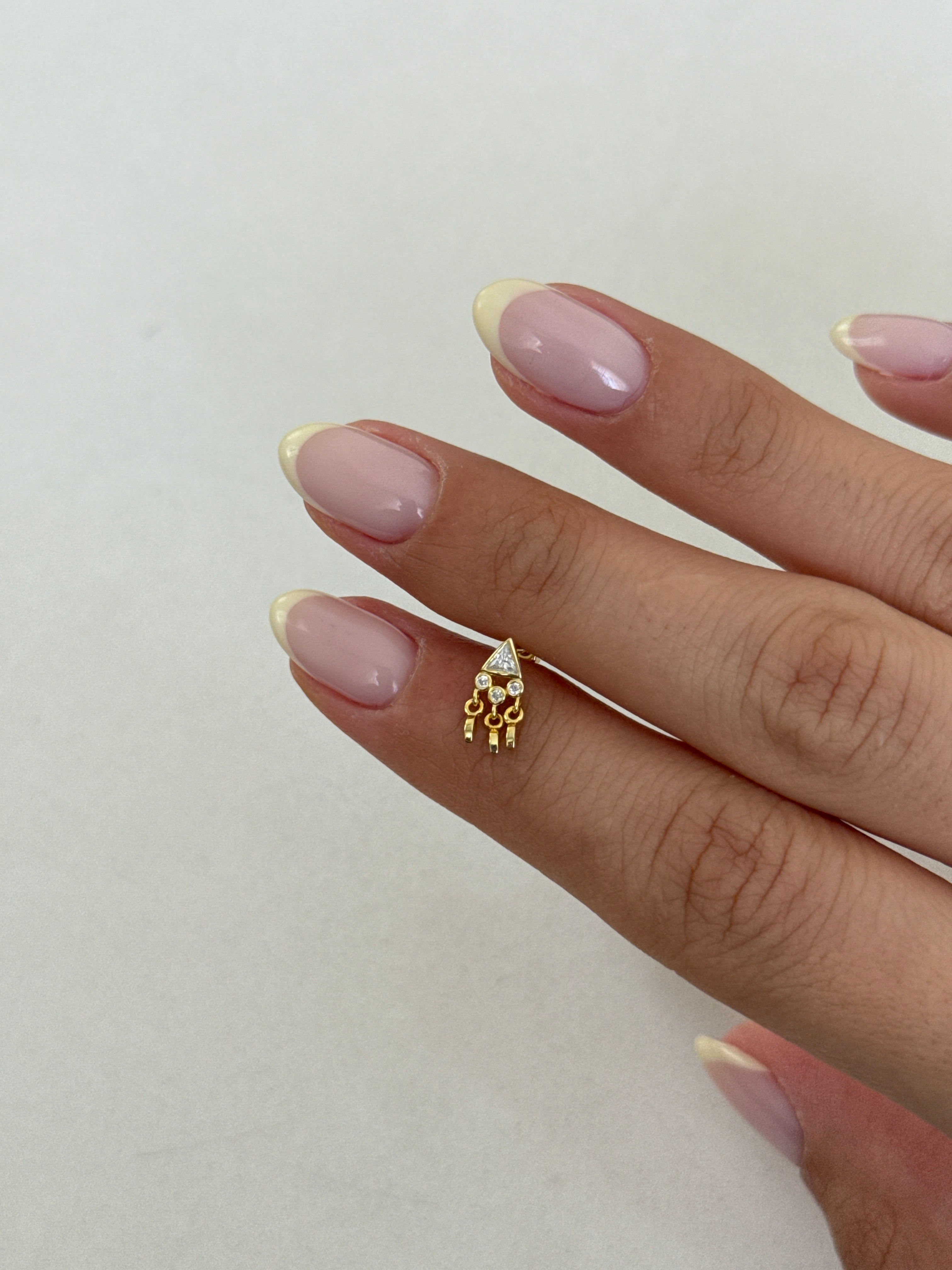 925 gümüş | üçgen sallantılı taşlı piercing