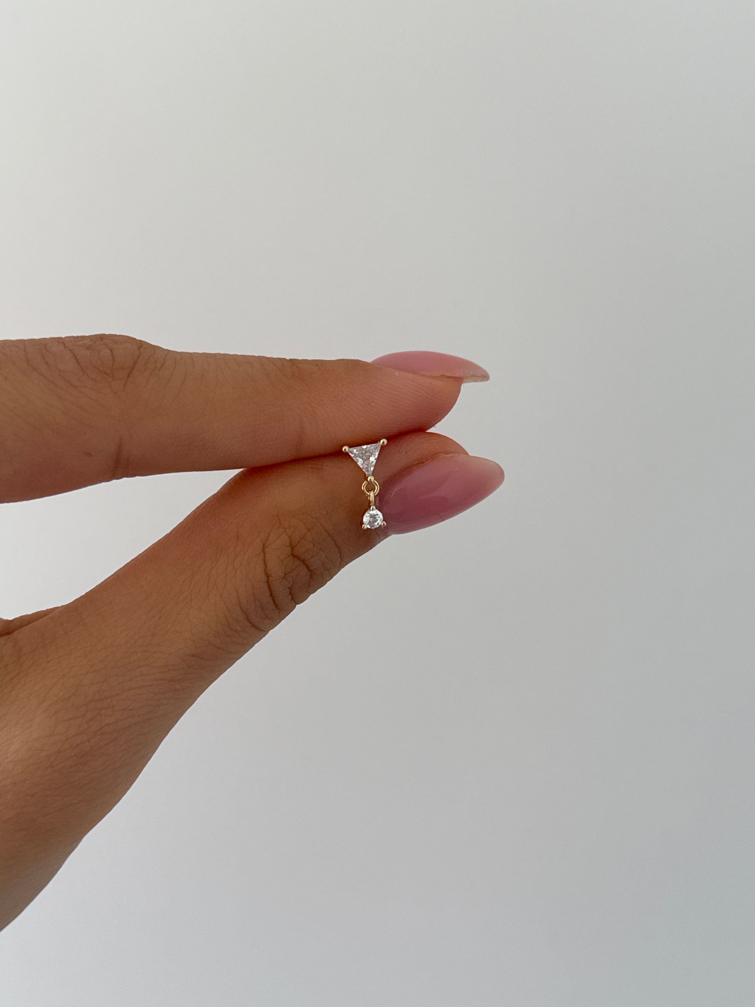 925 gümüş üçgen taş sallantılı piercing