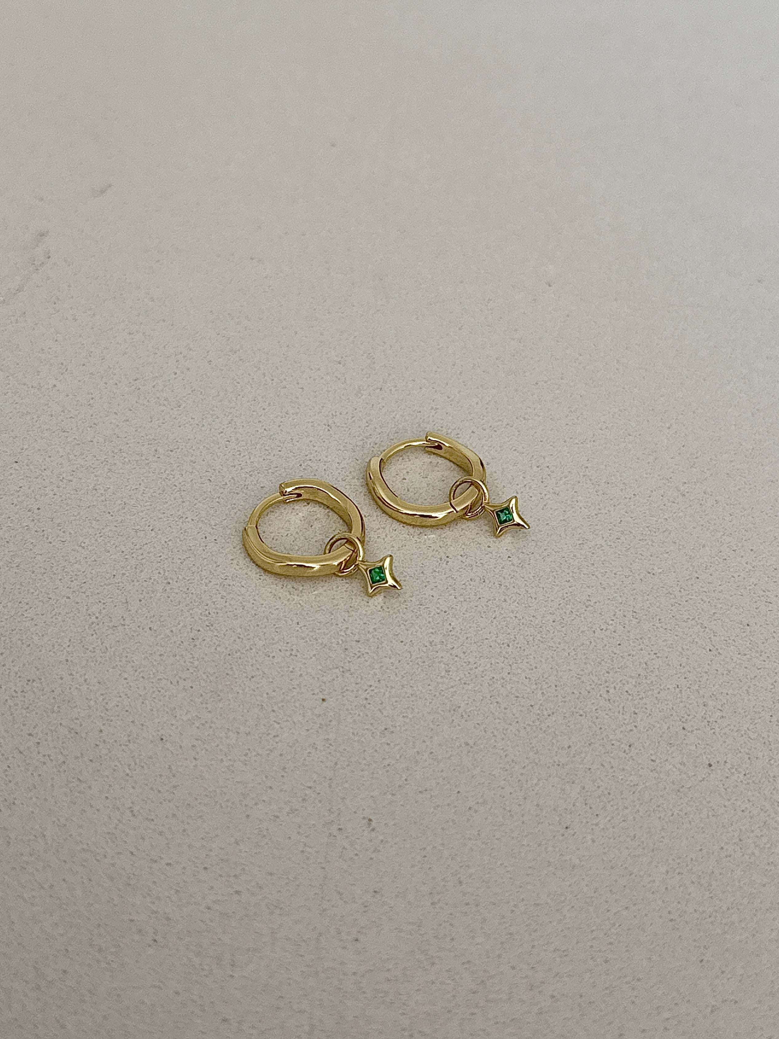 925 gümüş mini yeşil taş küpe