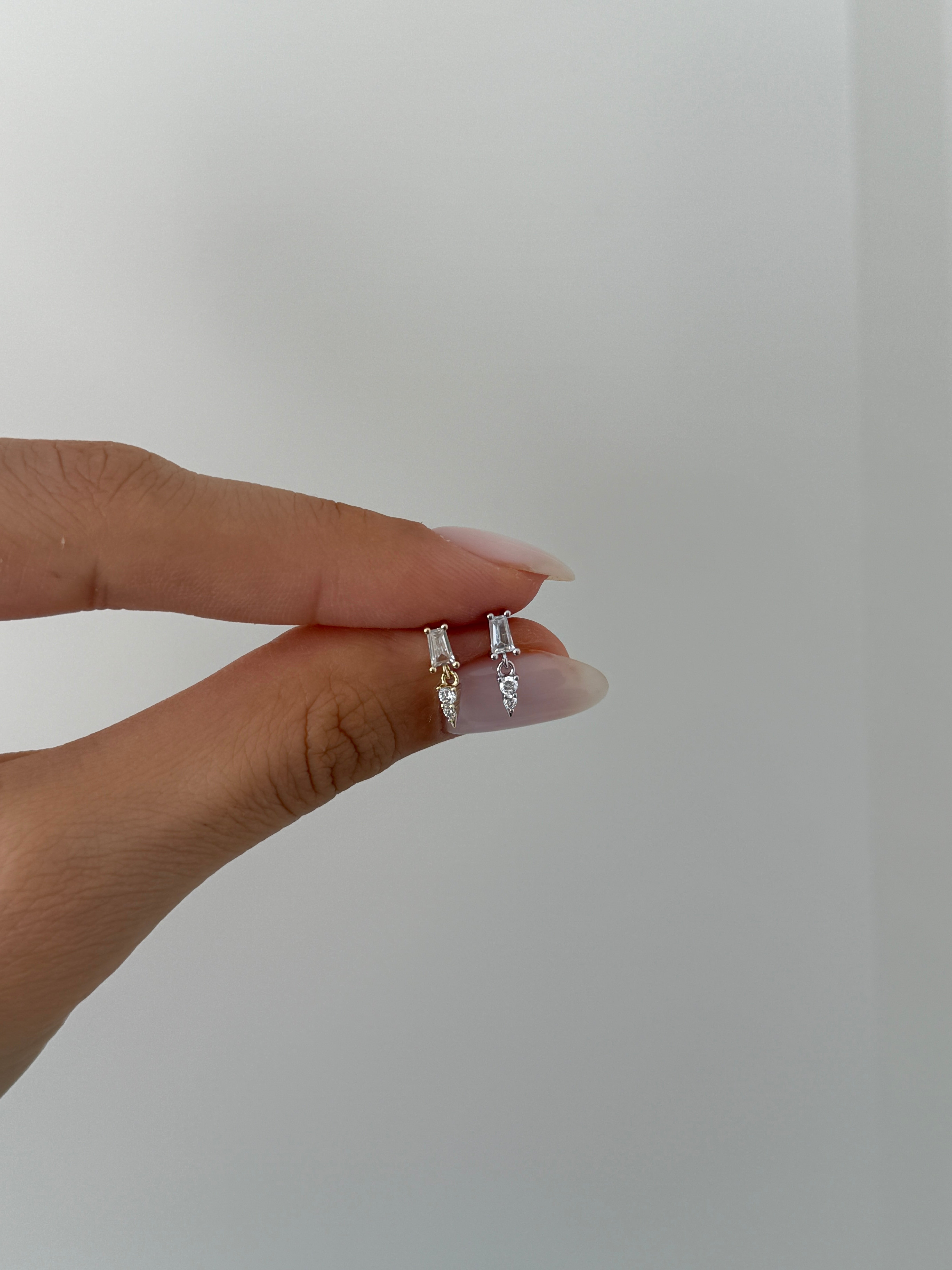 925 gümüş baget taşlı sallantılı piercing